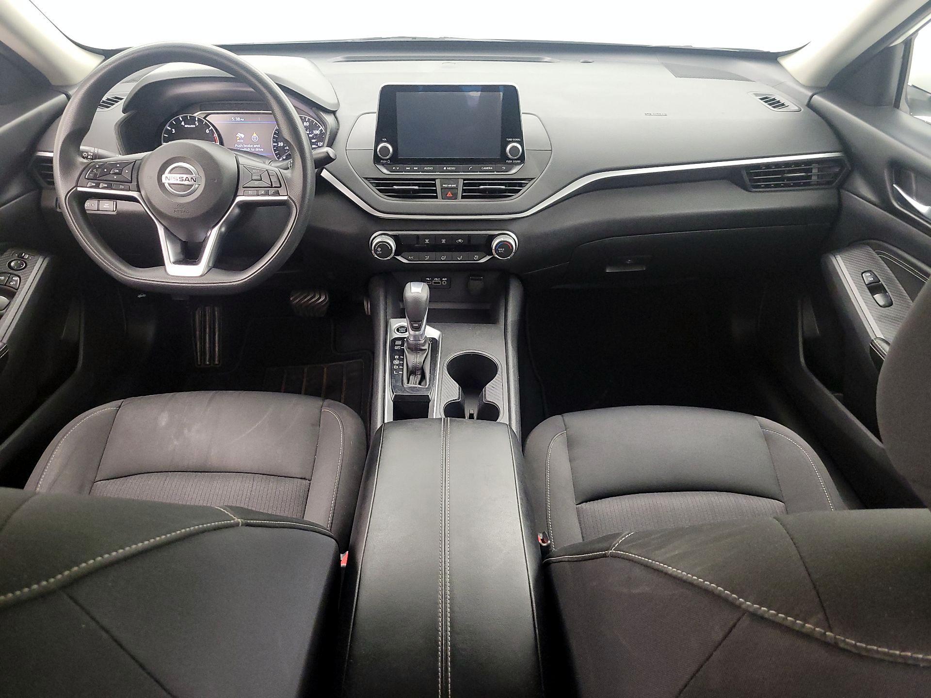 Thumbnail: 2020 Nissan Altima - 9