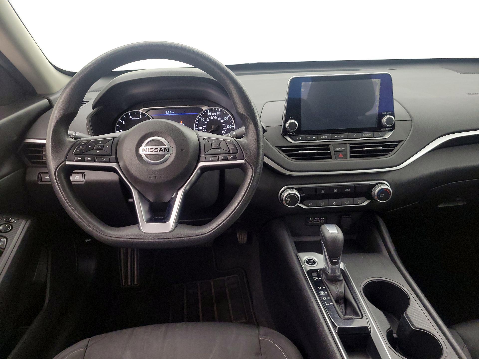 Thumbnail: 2020 Nissan Altima - 10