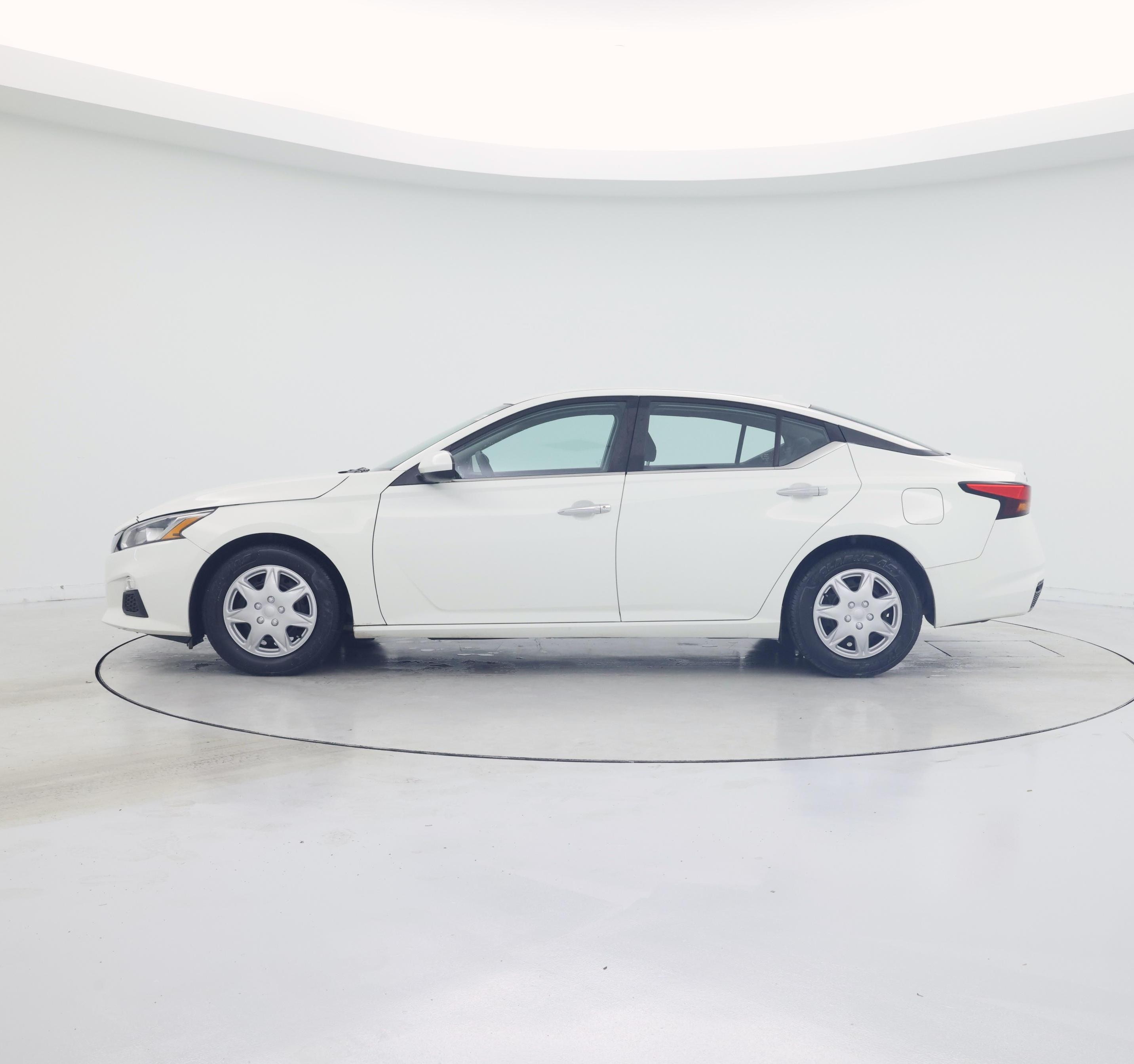 Thumbnail: 2020 Nissan Altima - 3