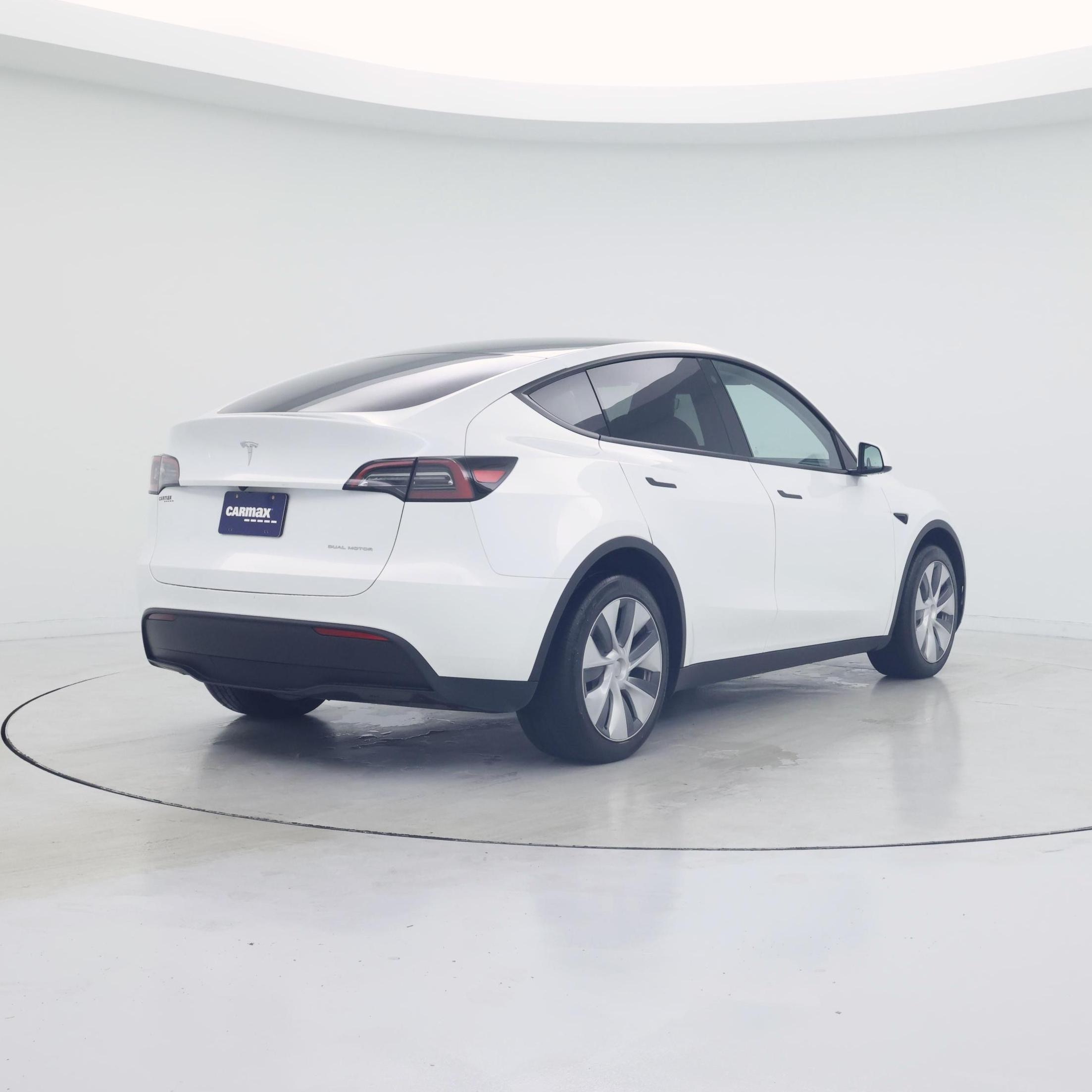 Thumbnail: 2023 Tesla Model Y - 8