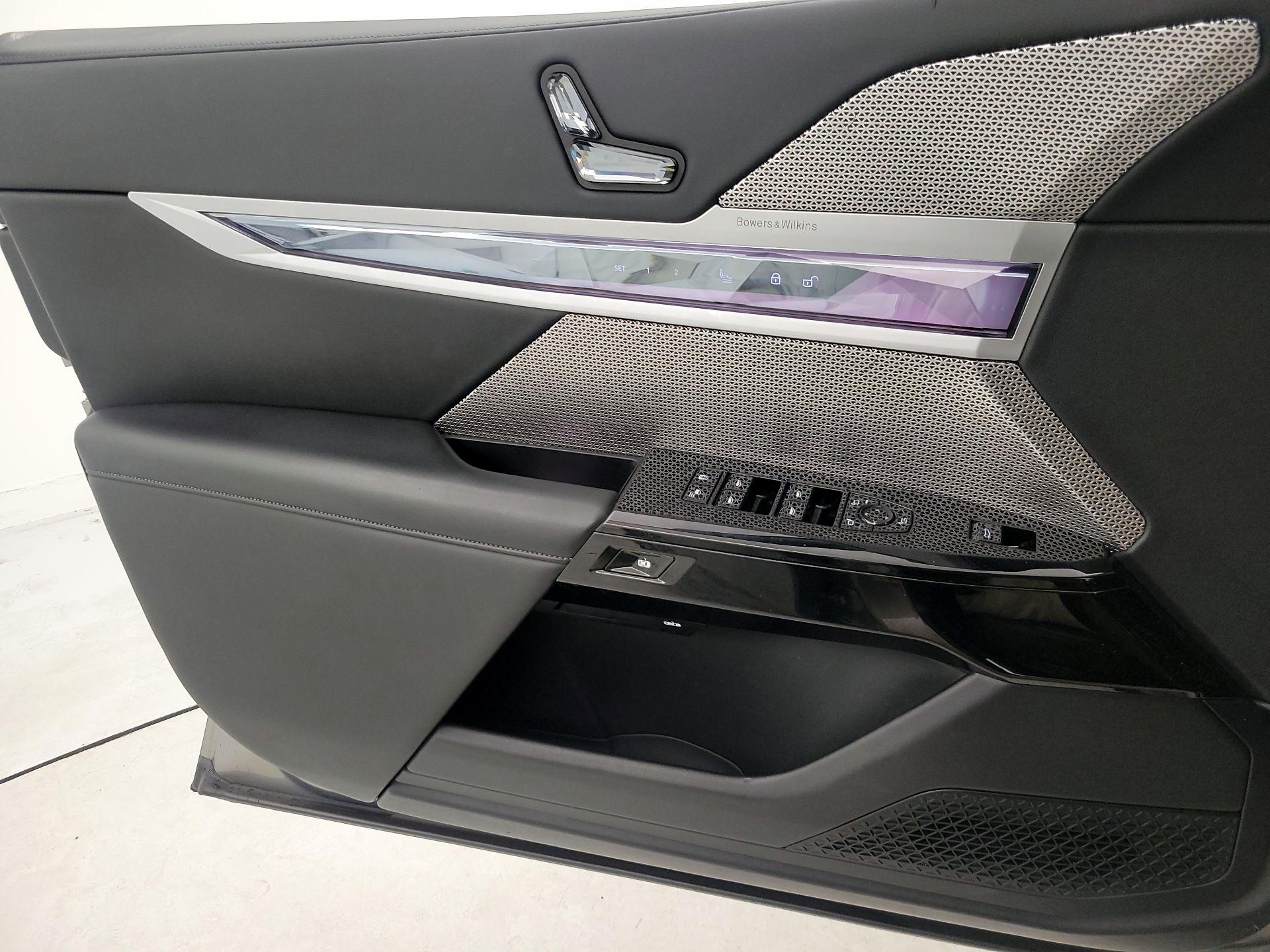 Thumbnail: 2023 BMW 7 Series - 12