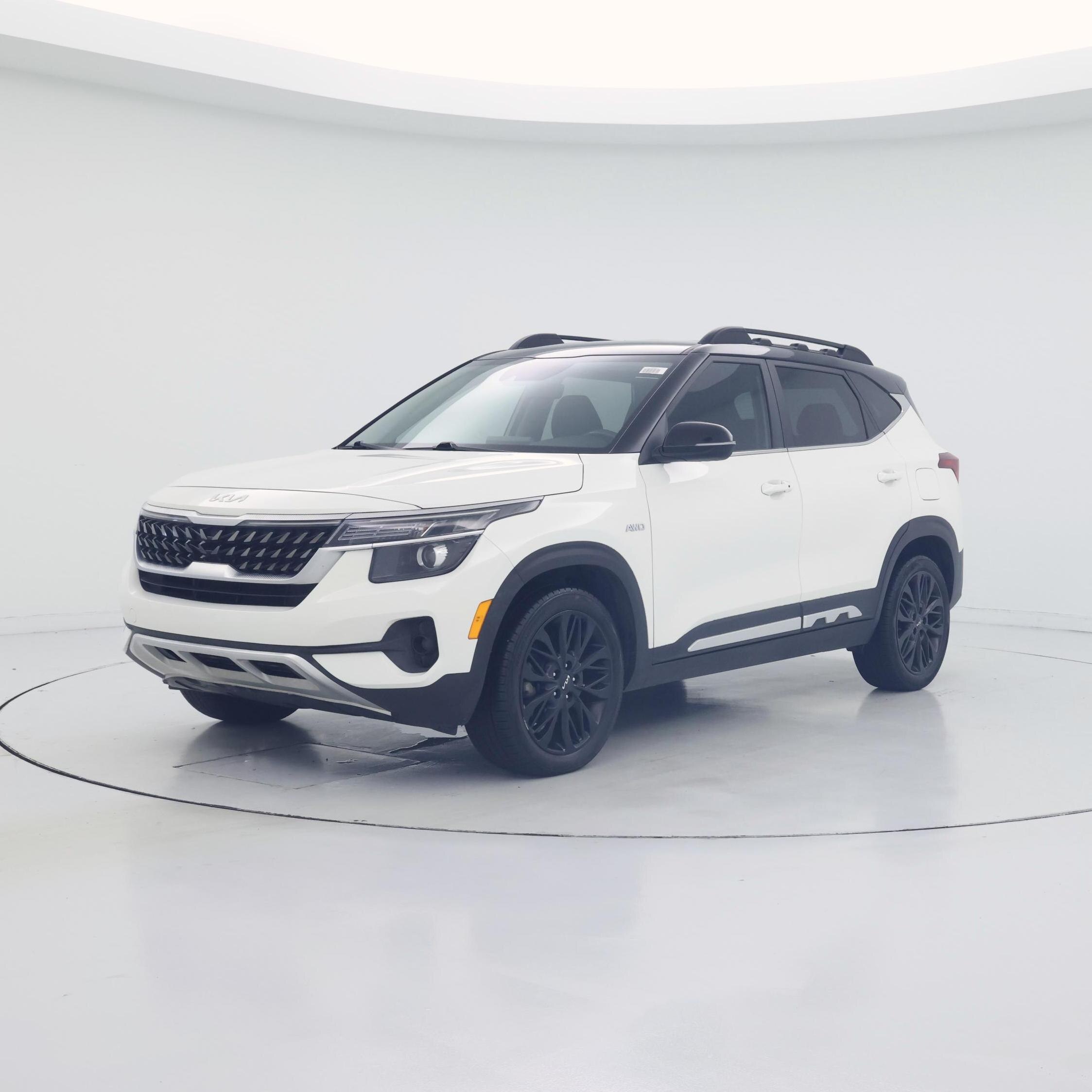 Thumbnail: 2022 Kia Seltos - 4