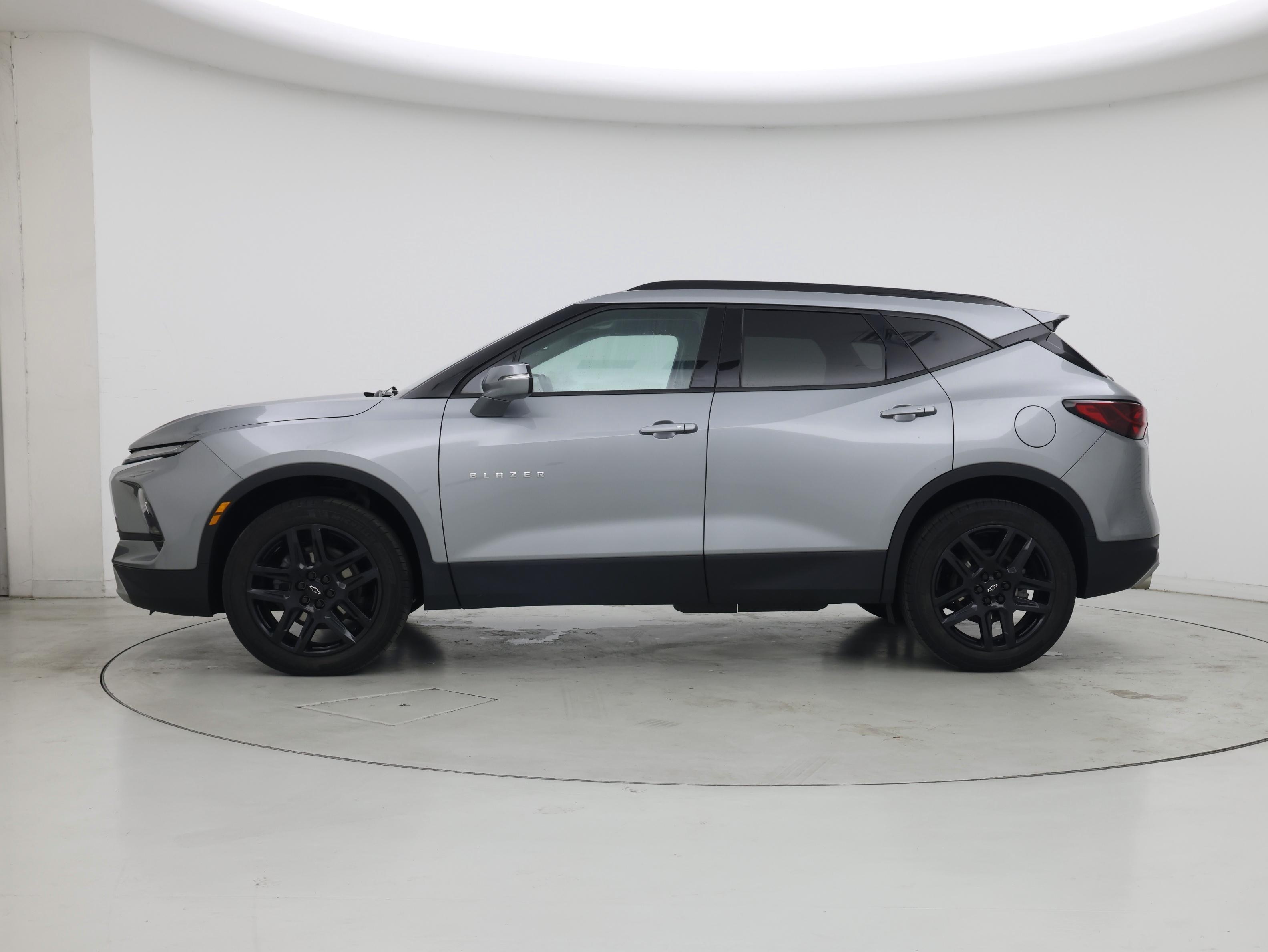 Thumbnail: 2023 Chevrolet Blazer - 3