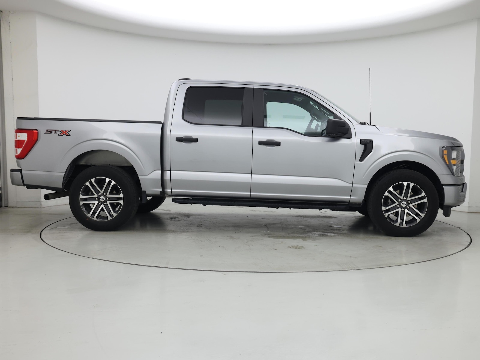 2023 Ford F-150 XL - Photo 8