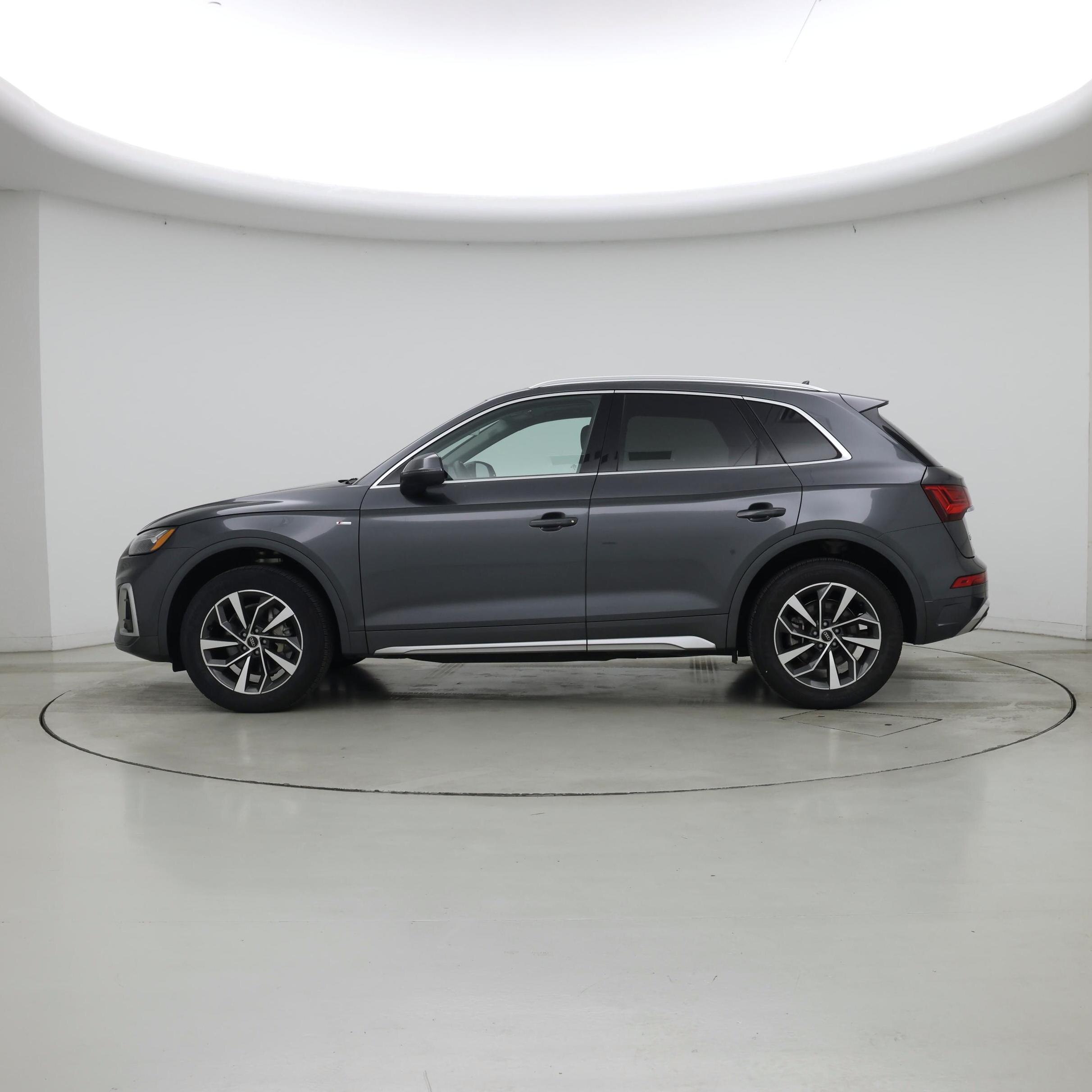 Thumbnail: 2023 Audi Q5 - 3