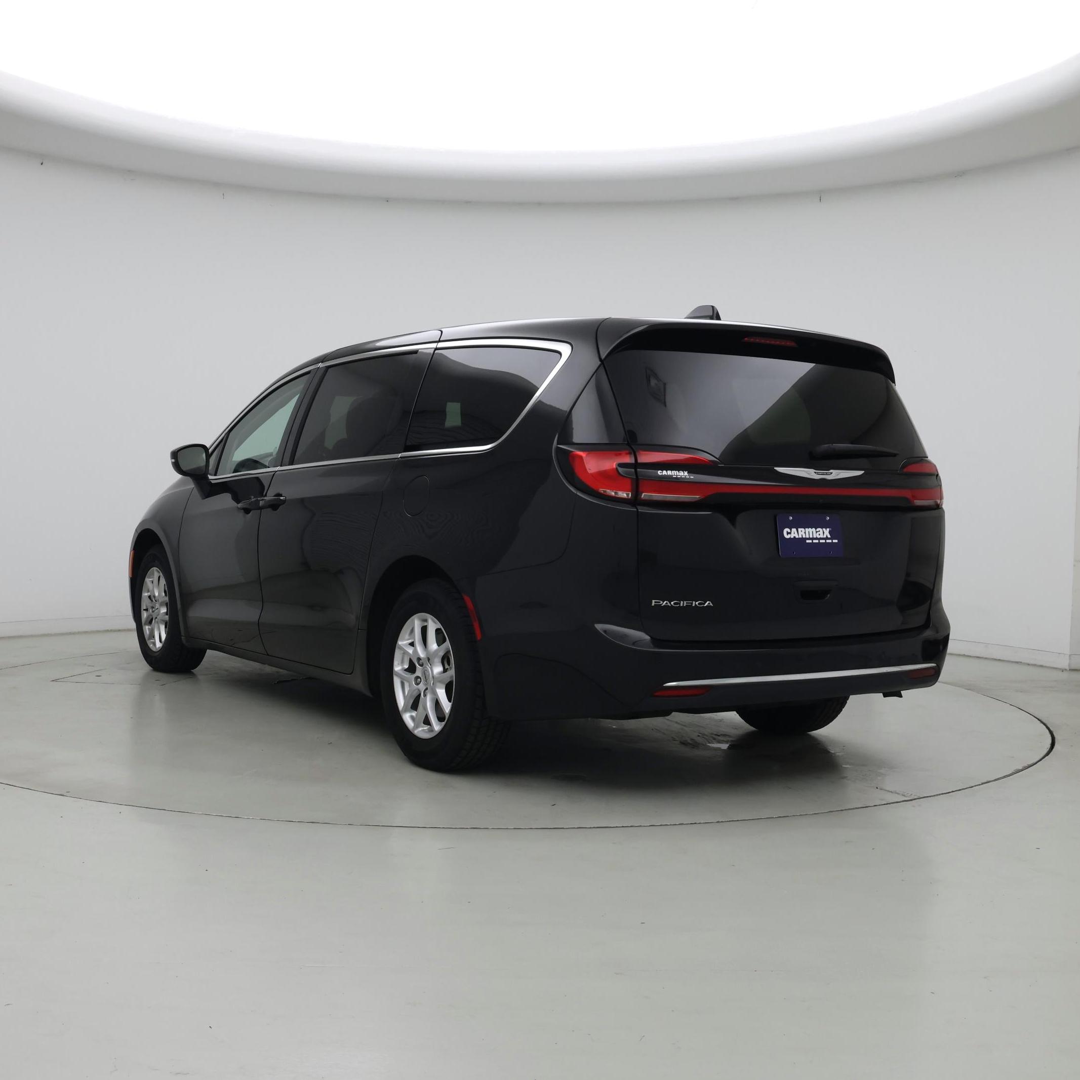 Thumbnail: 2023 Chrysler Pacifica - 2