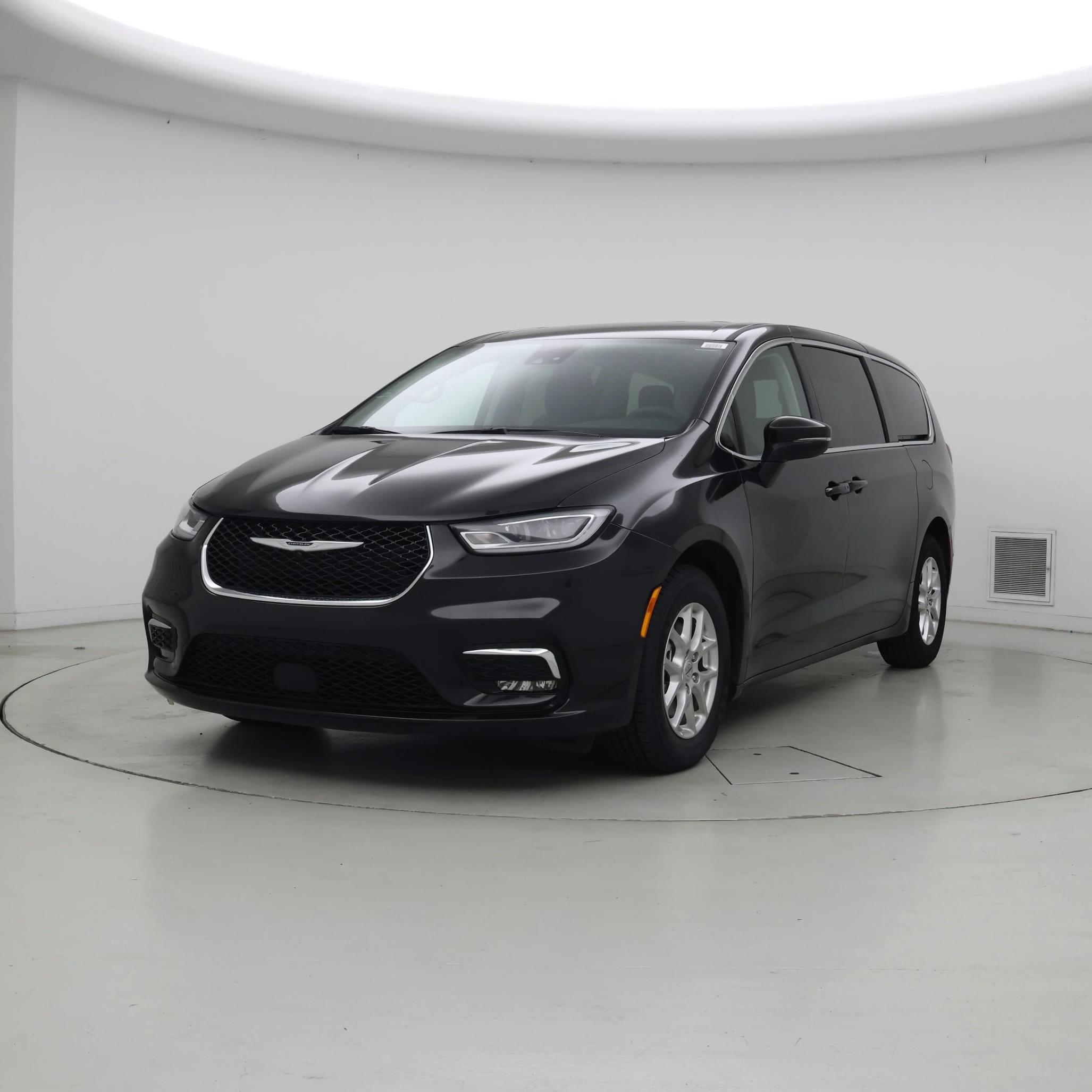 Thumbnail: 2023 Chrysler Pacifica - 4