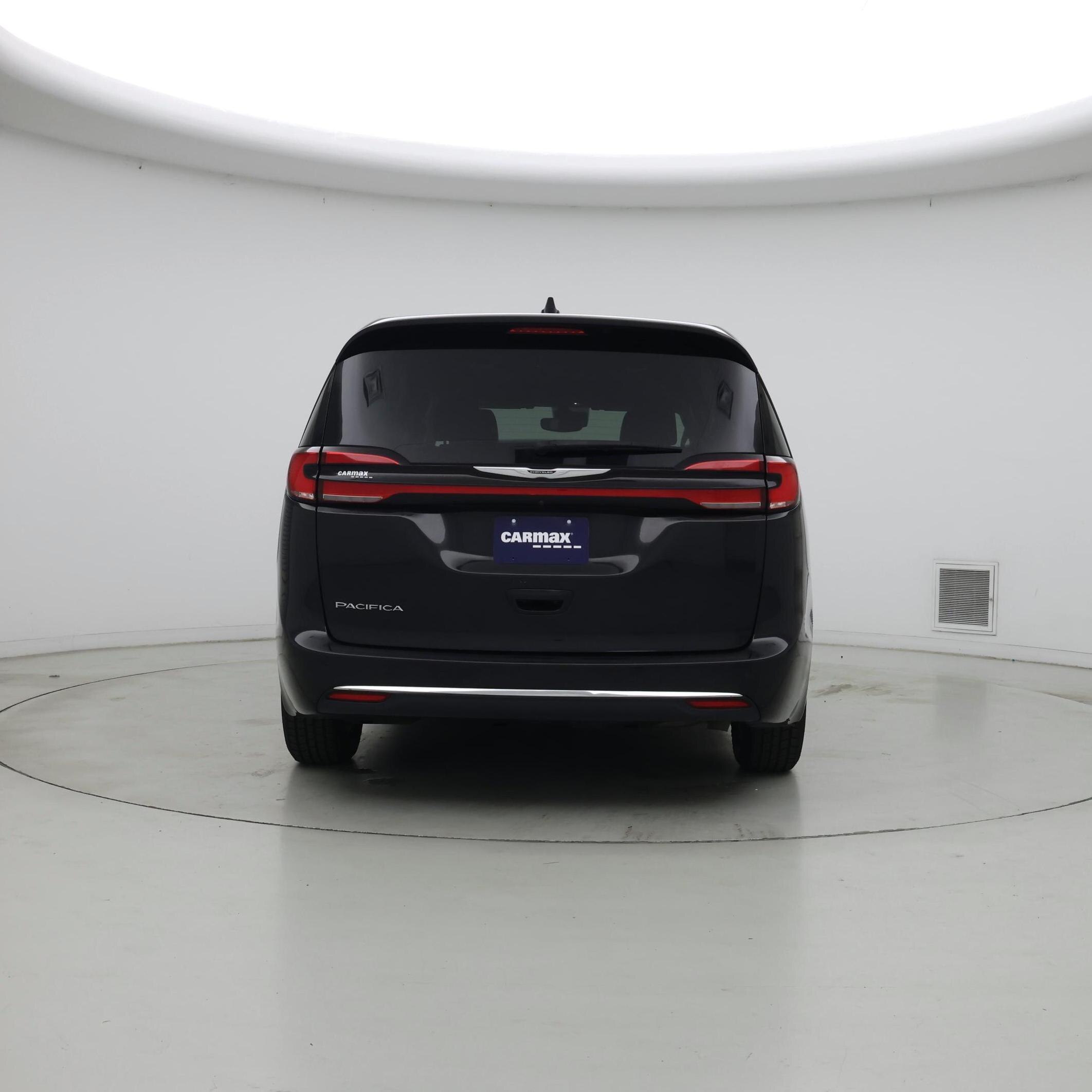Thumbnail: 2023 Chrysler Pacifica - 6