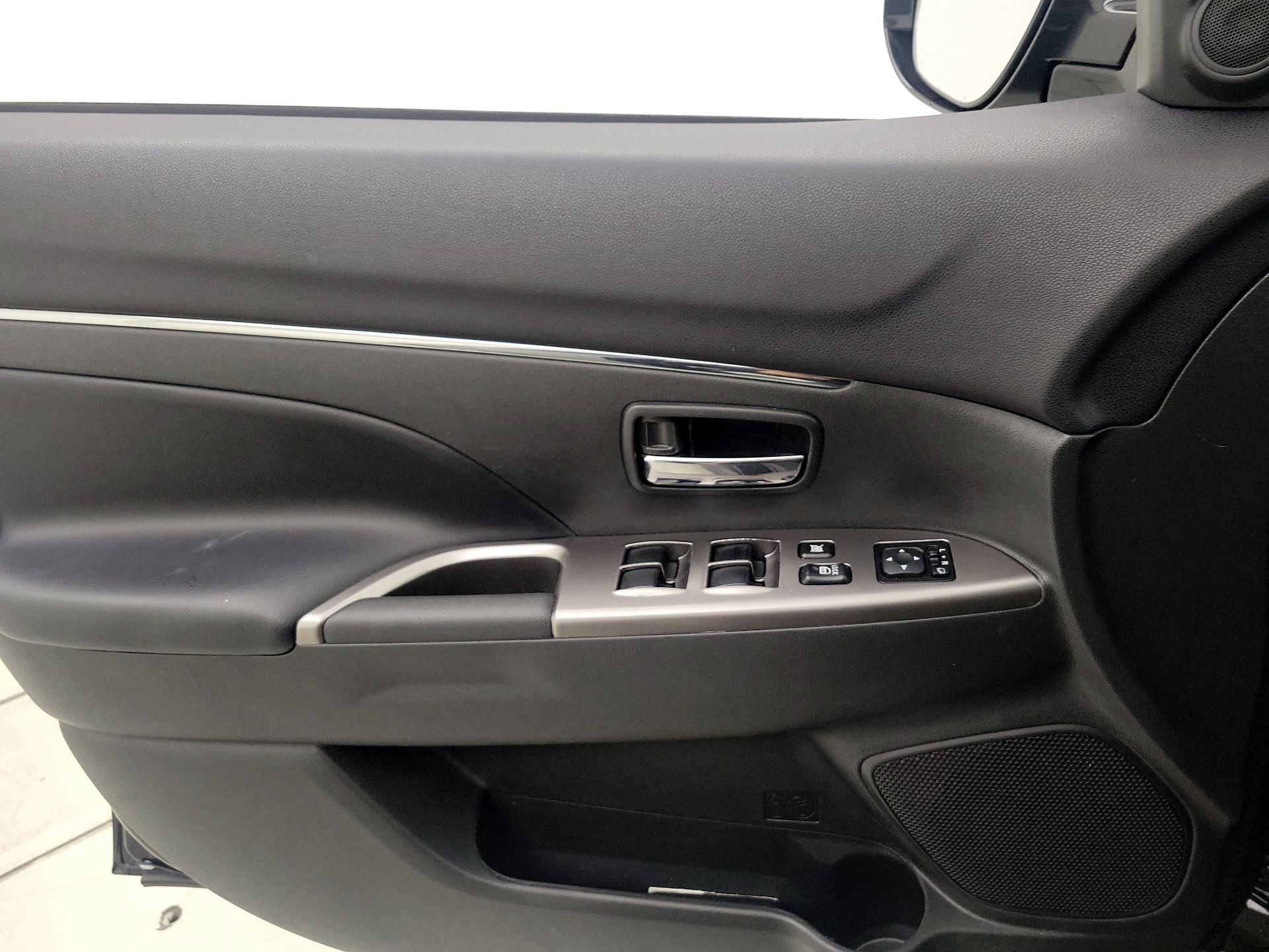 Thumbnail: 2025 Mitsubishi Outlander Sport - 12
