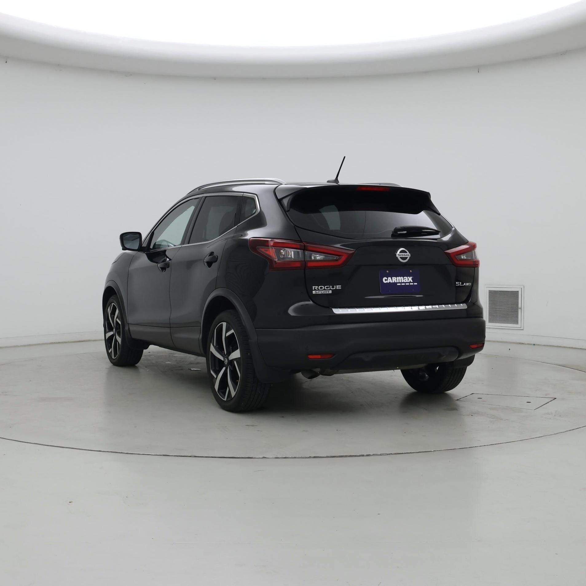 Thumbnail: 2022 Nissan Rogue Sport - 2