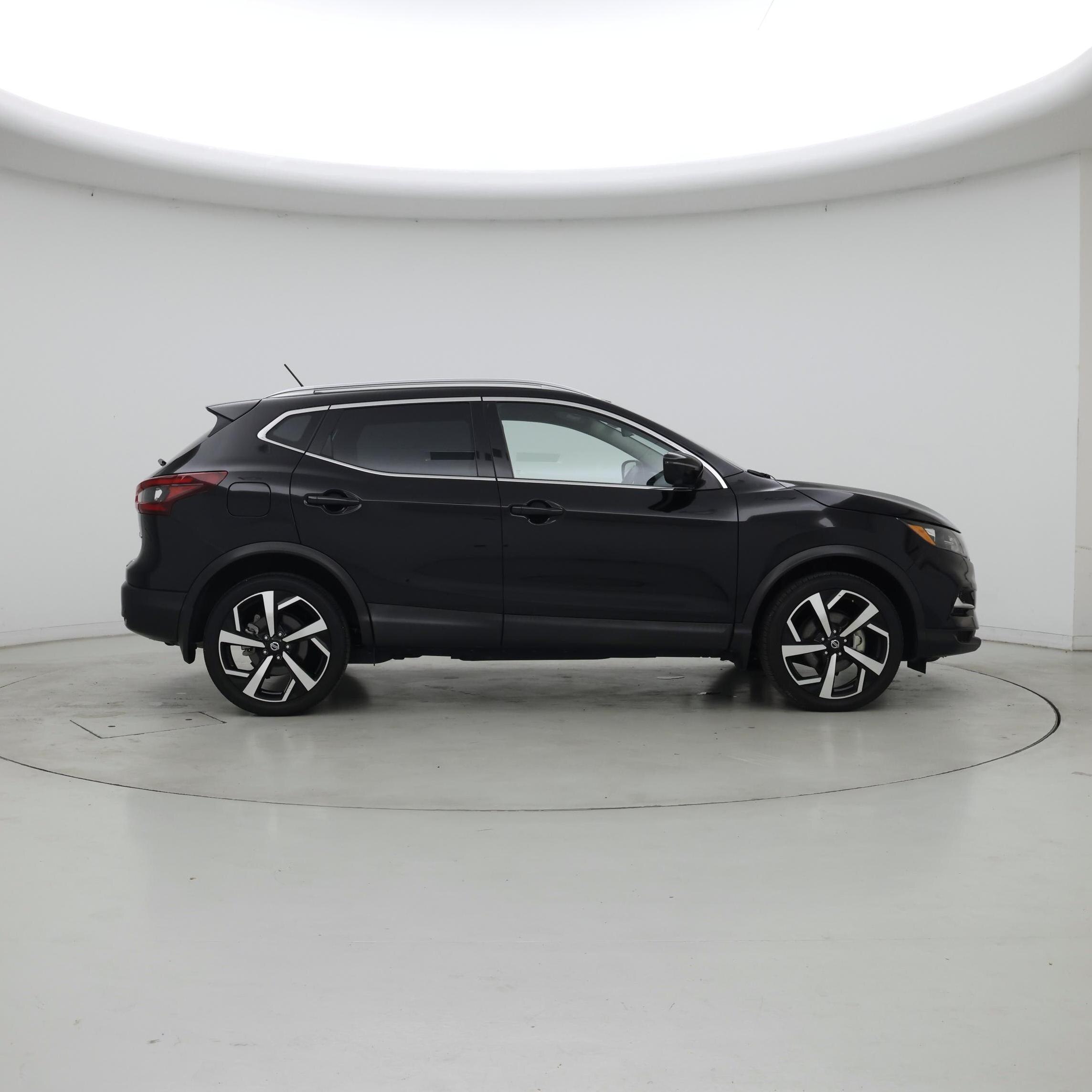 Thumbnail: 2022 Nissan Rogue Sport - 7