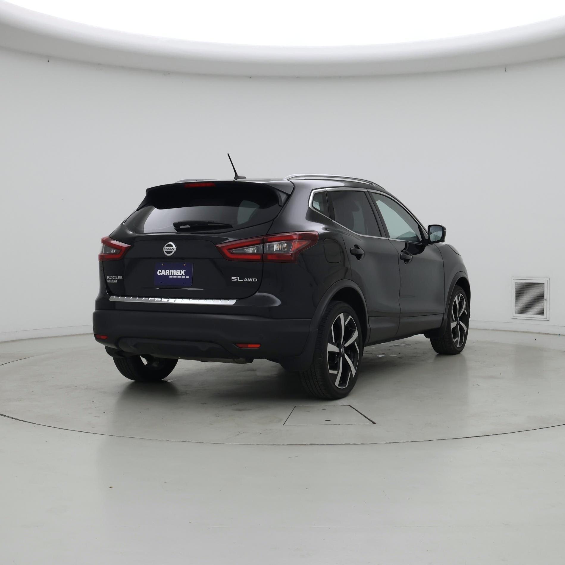 Thumbnail: 2022 Nissan Rogue Sport - 8