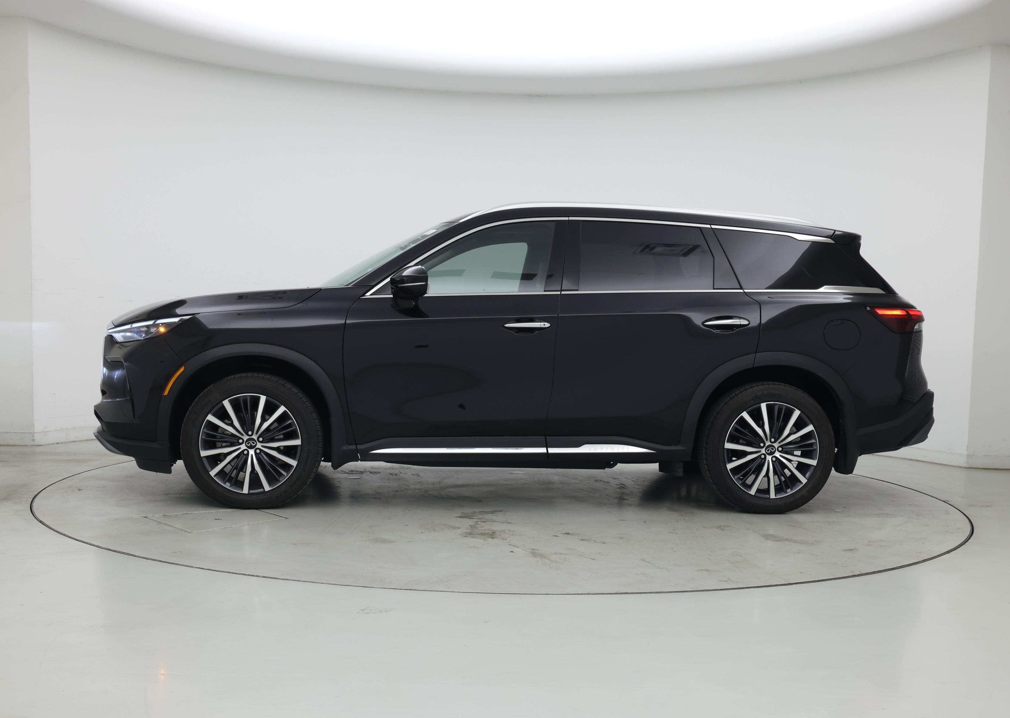 Thumbnail: 2023 INFINITI QX60 - 3