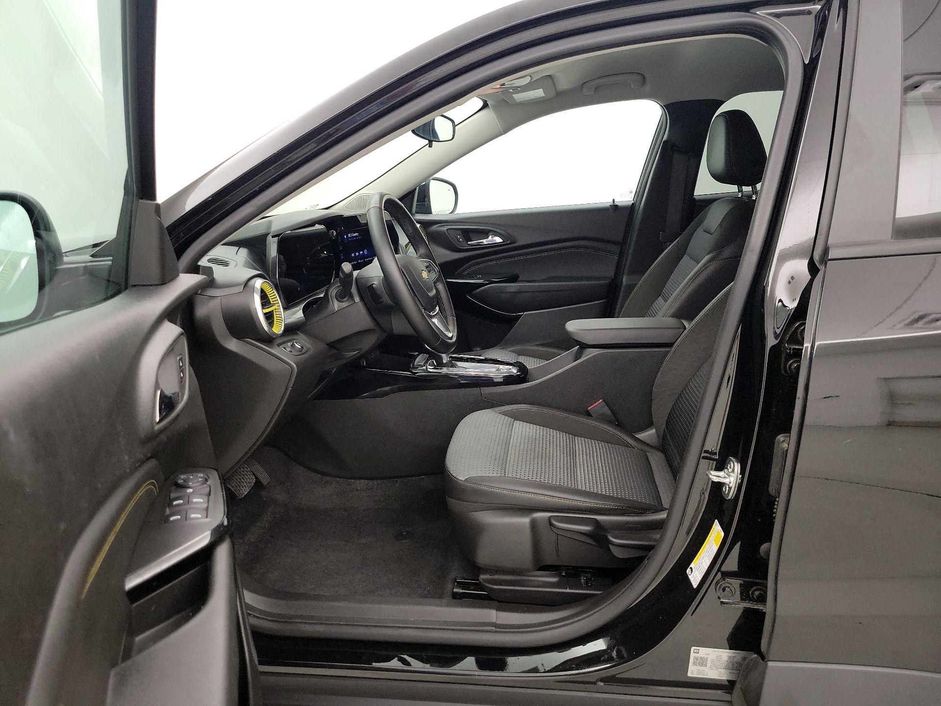 Thumbnail: 2025 Chevrolet Trax - 11