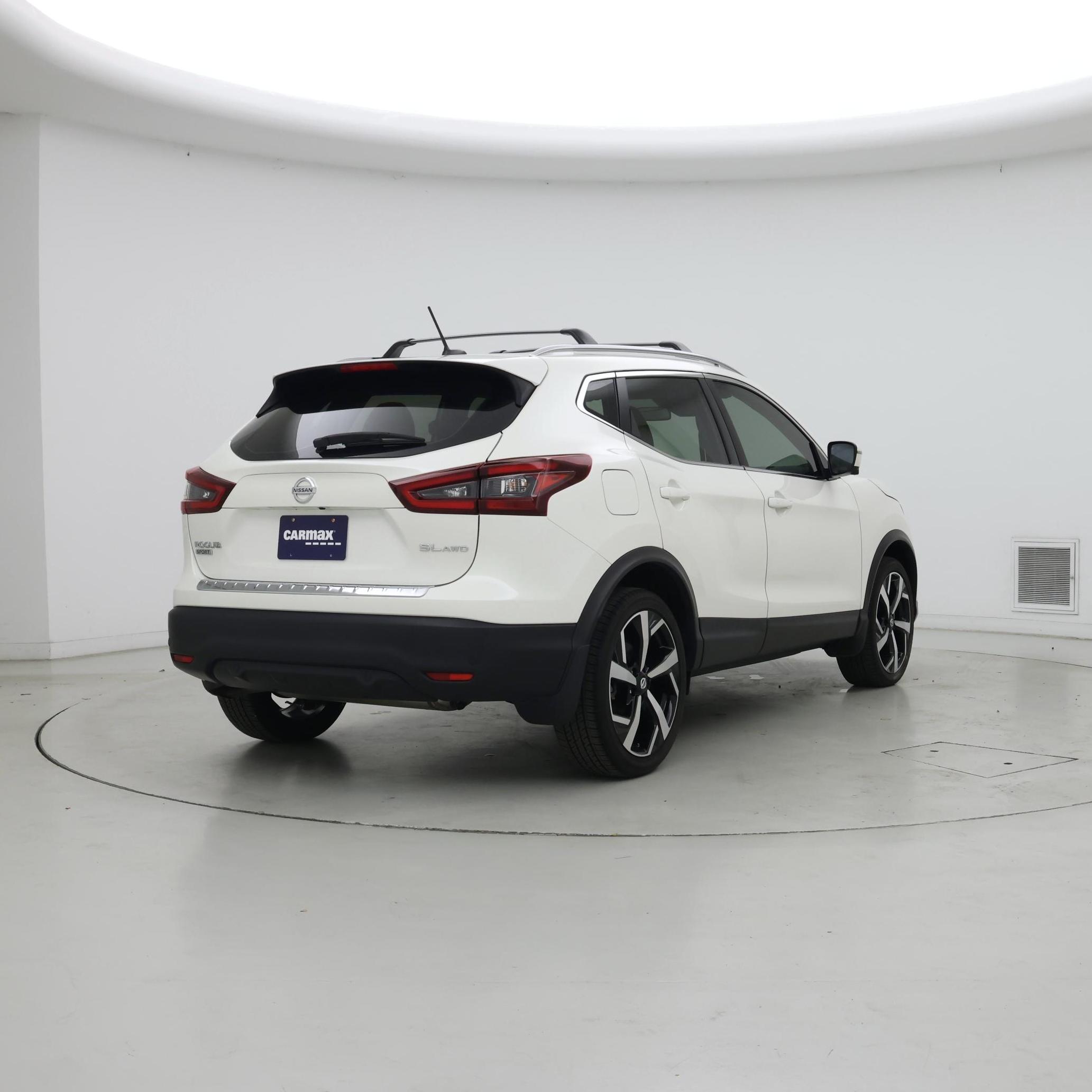 Thumbnail: 2022 Nissan Rogue Sport - 8