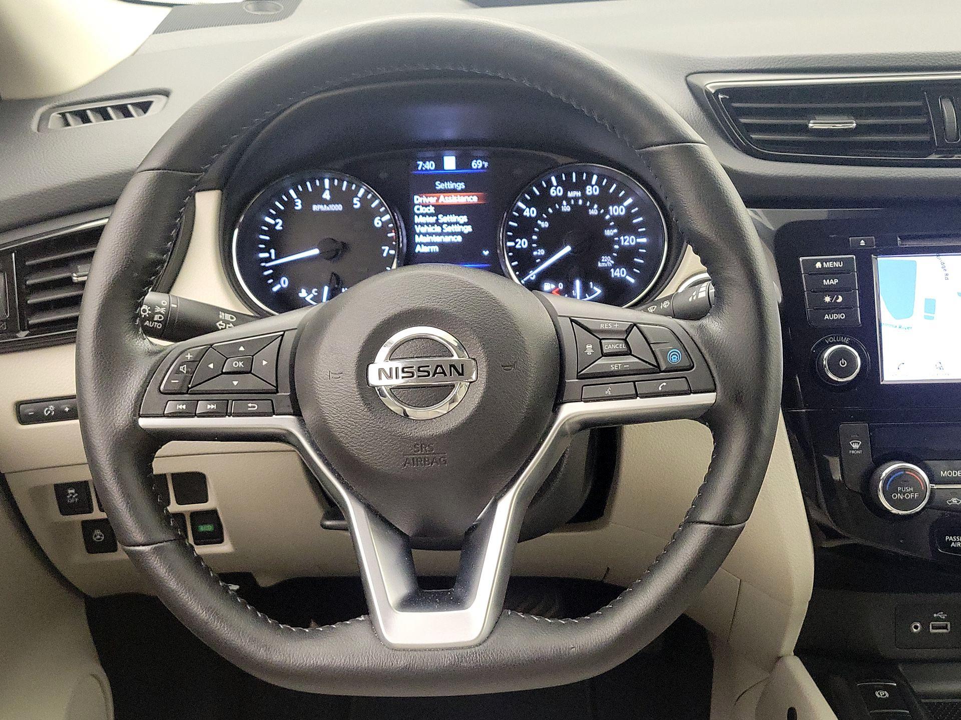 Thumbnail: 2022 Nissan Rogue Sport - 10