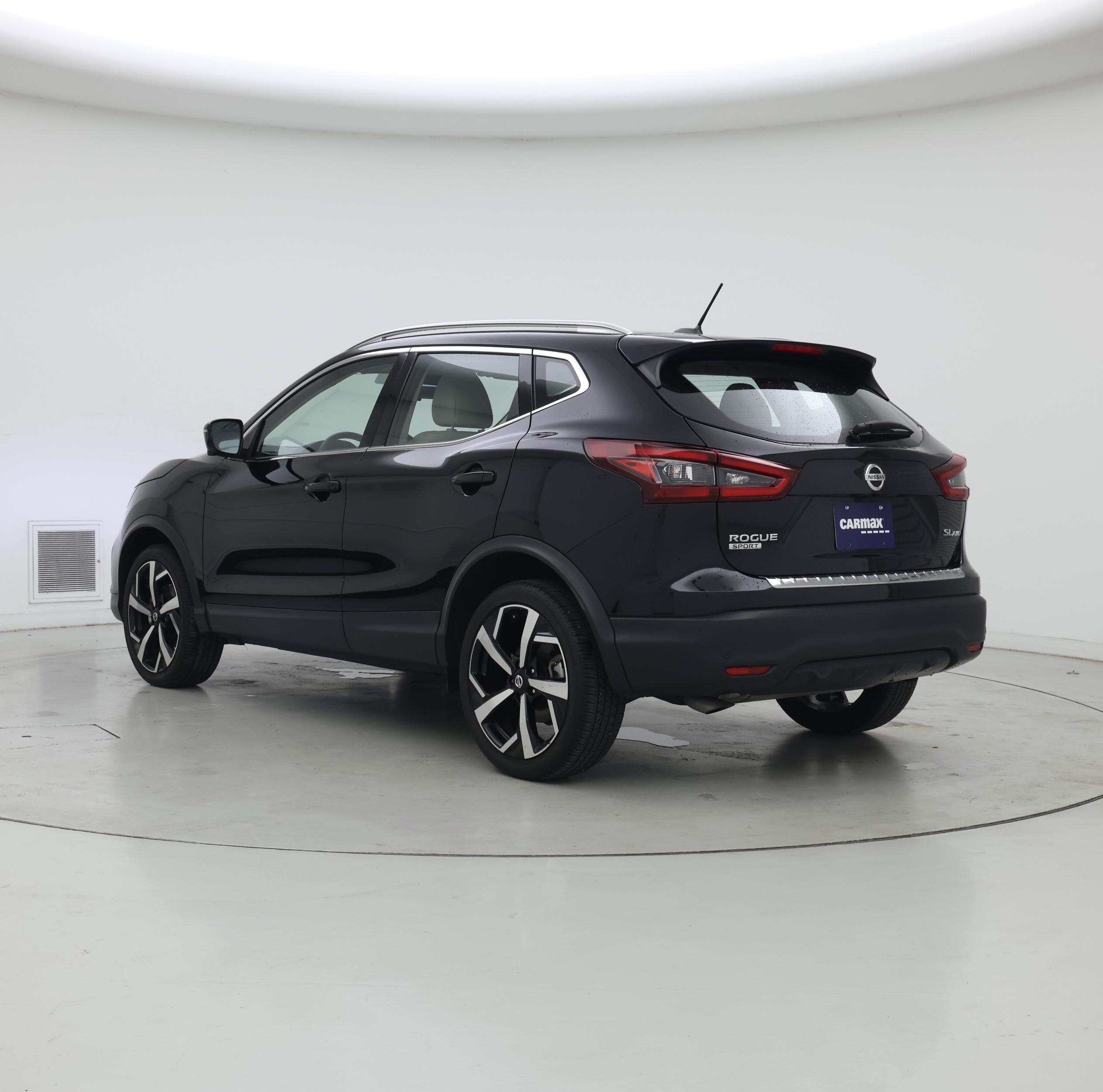 Thumbnail: 2022 Nissan Rogue Sport - 2