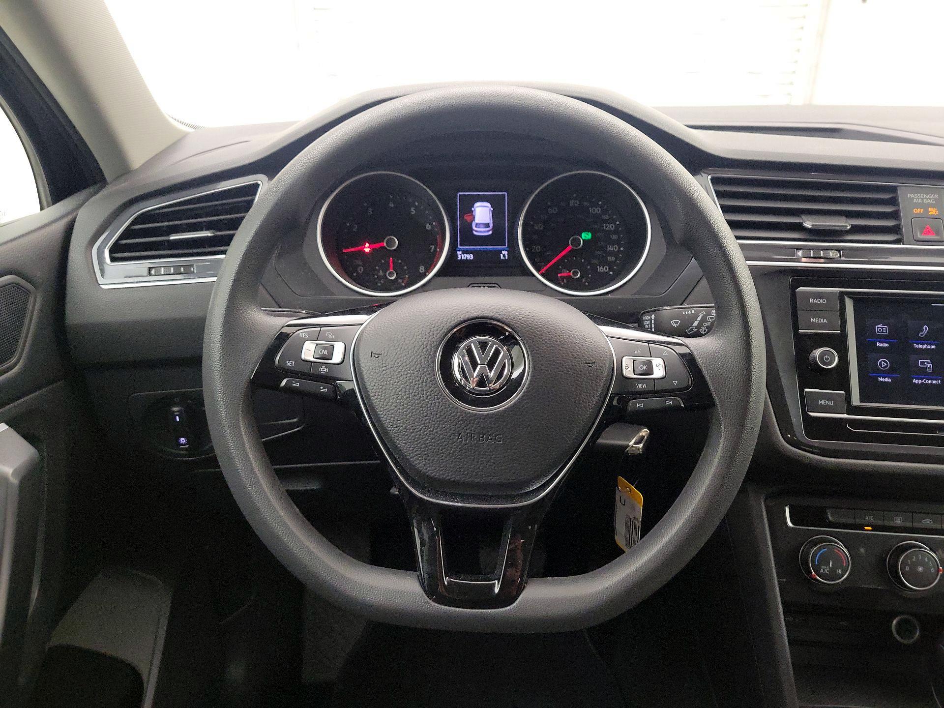Thumbnail: 2021 Volkswagen Tiguan - 10