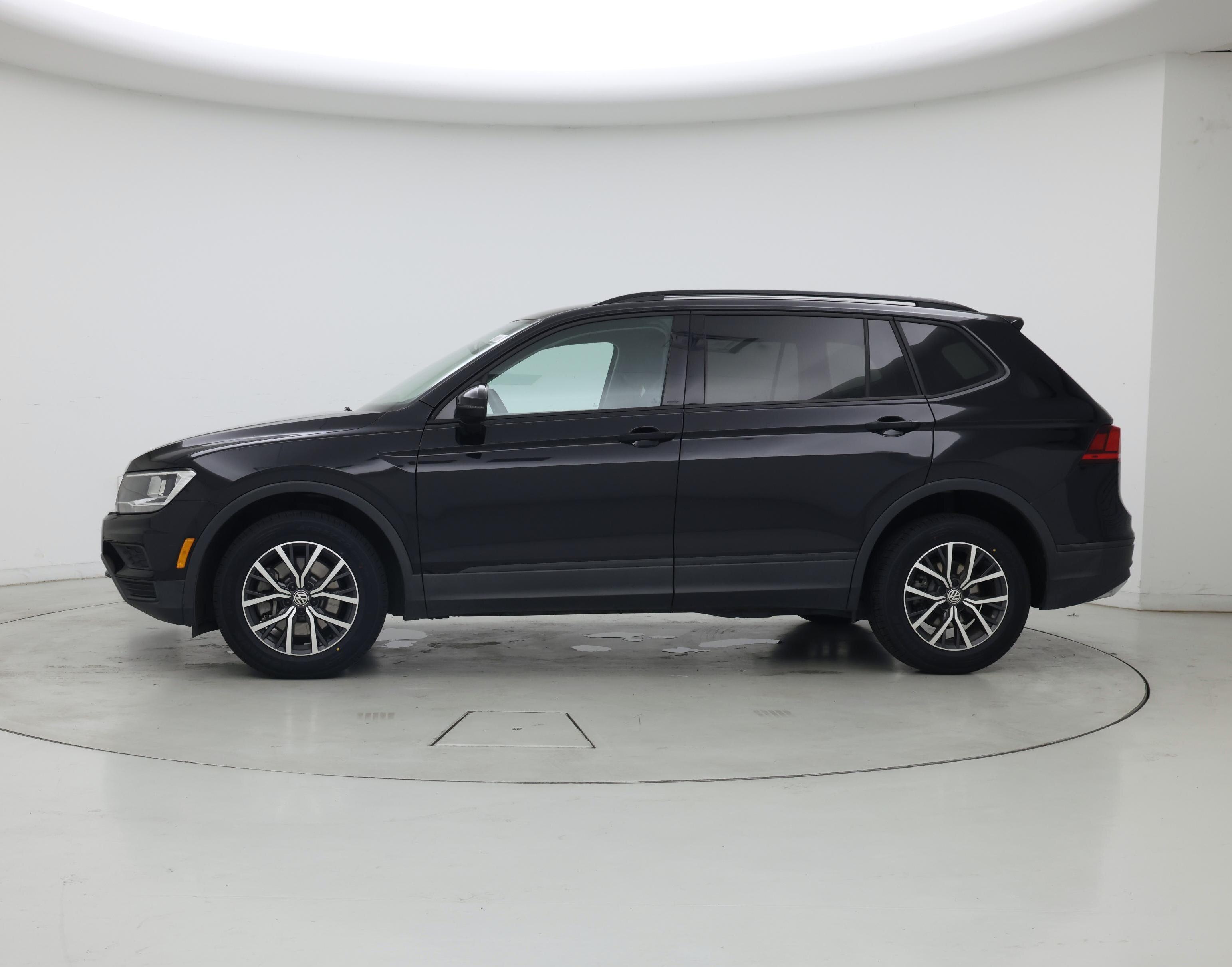 Thumbnail: 2021 Volkswagen Tiguan - 3