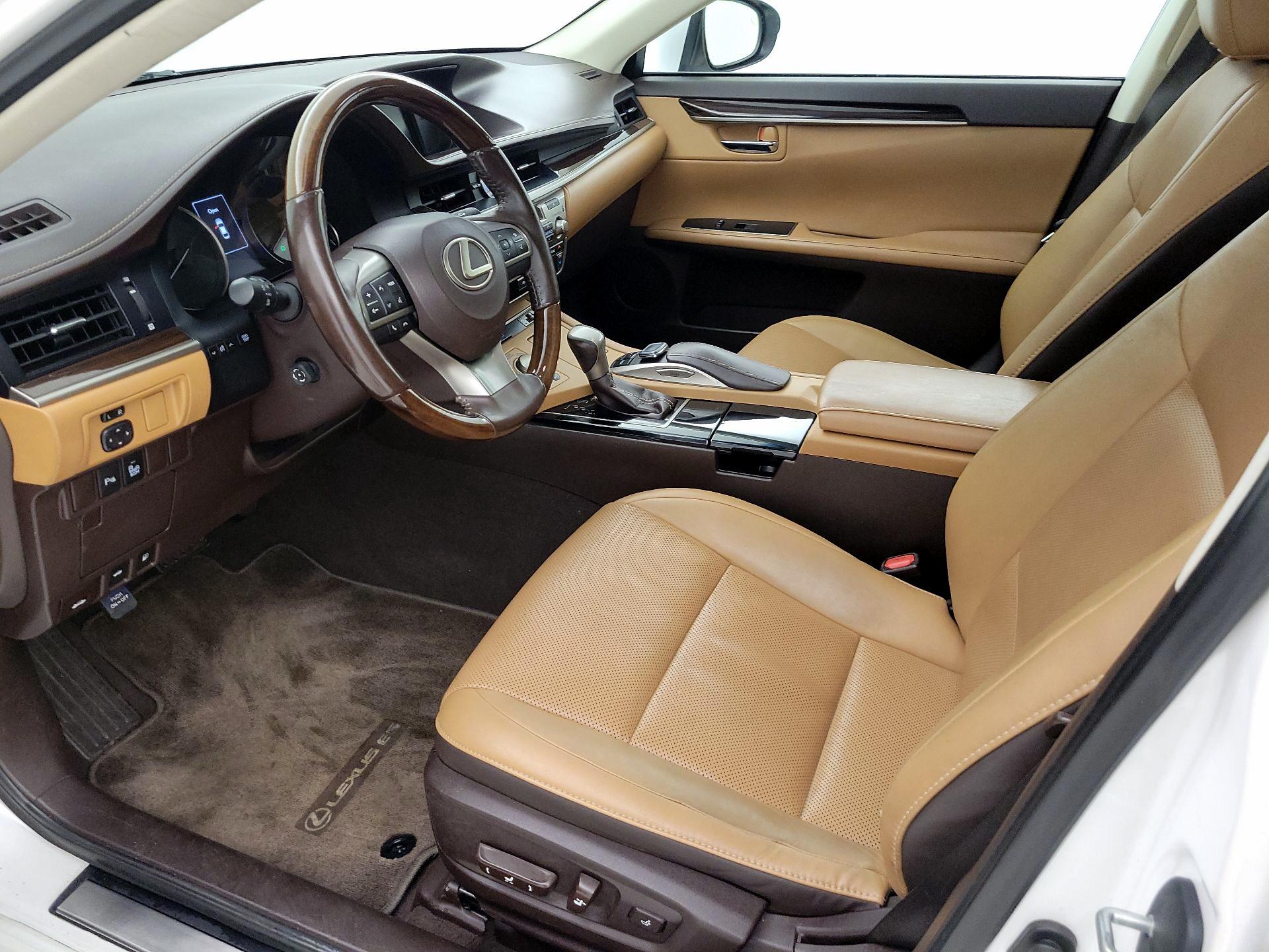 Thumbnail: 2016 Lexus ES - 11