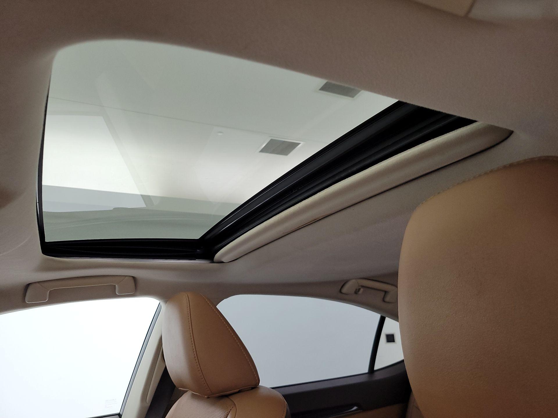 Thumbnail: 2016 Lexus ES - 20
