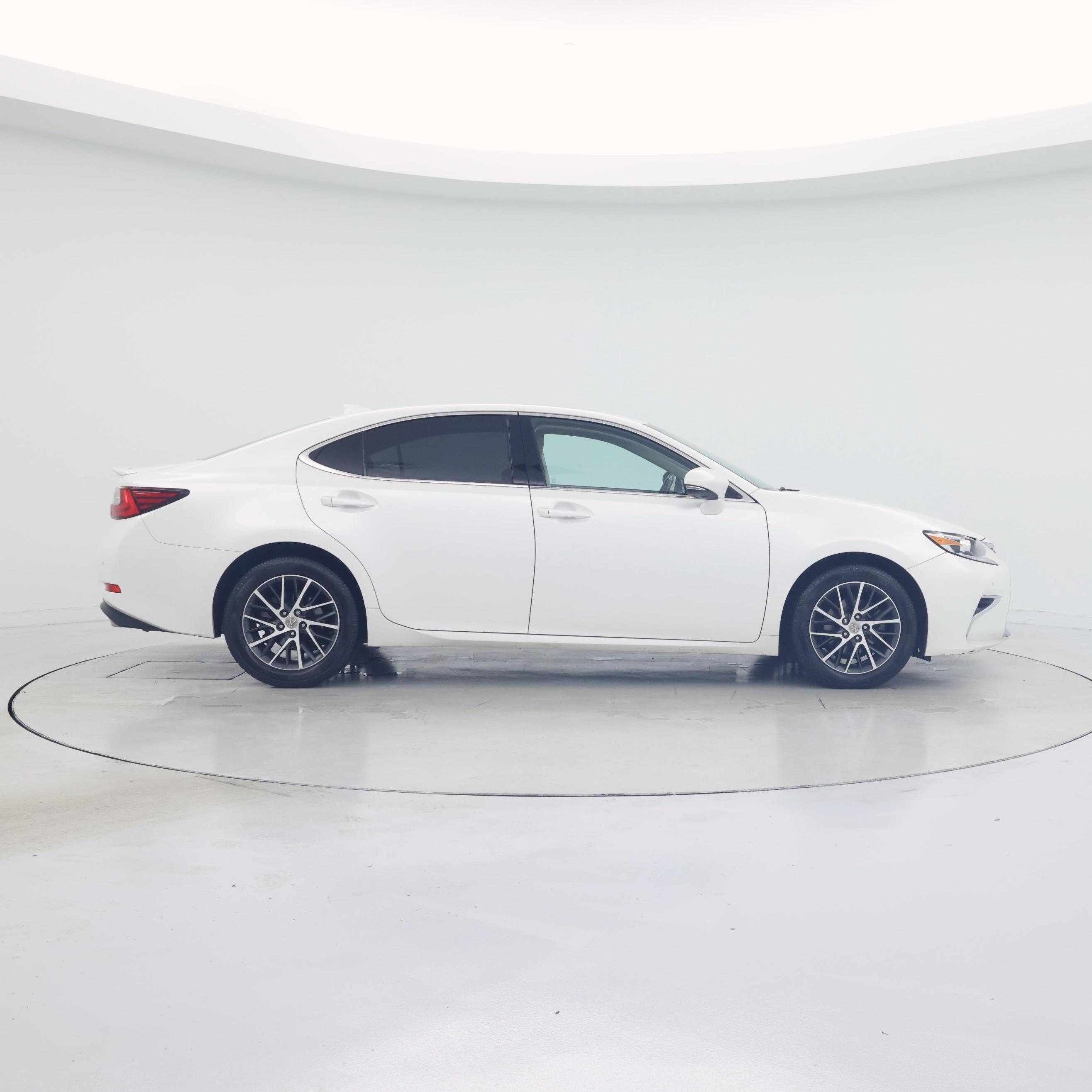 Thumbnail: 2016 Lexus ES - 7
