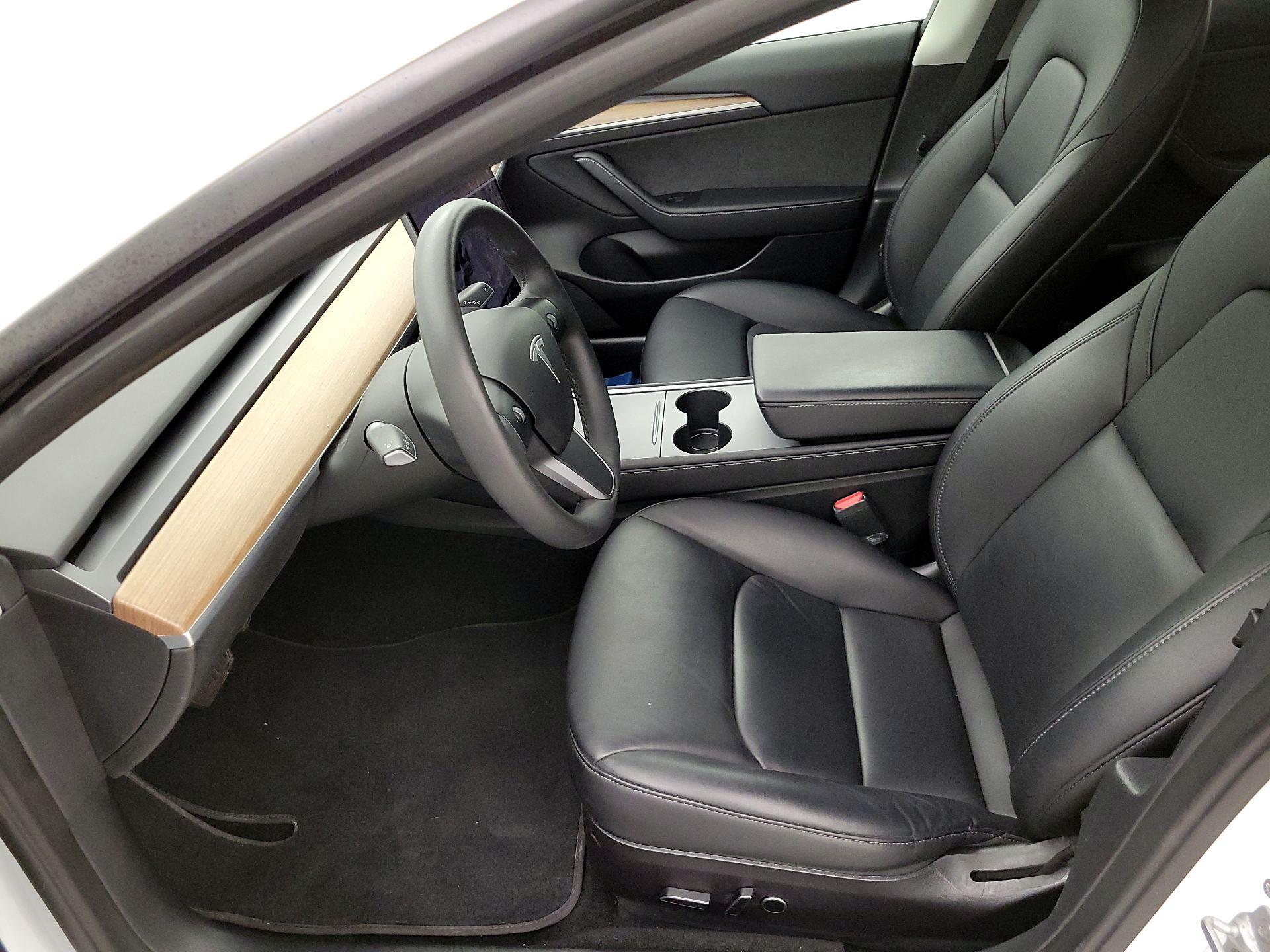 Thumbnail: 2022 Tesla Model 3 - 11
