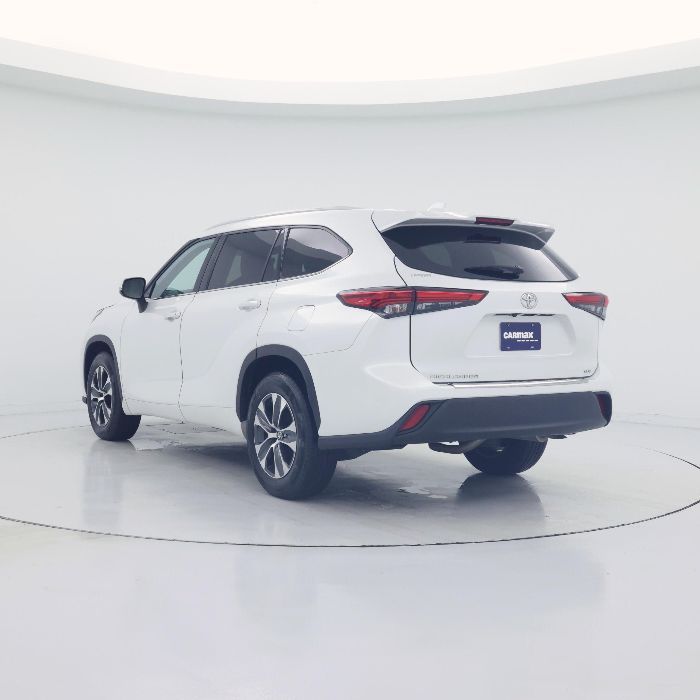 Thumbnail: 2022 Toyota Highlander - 2