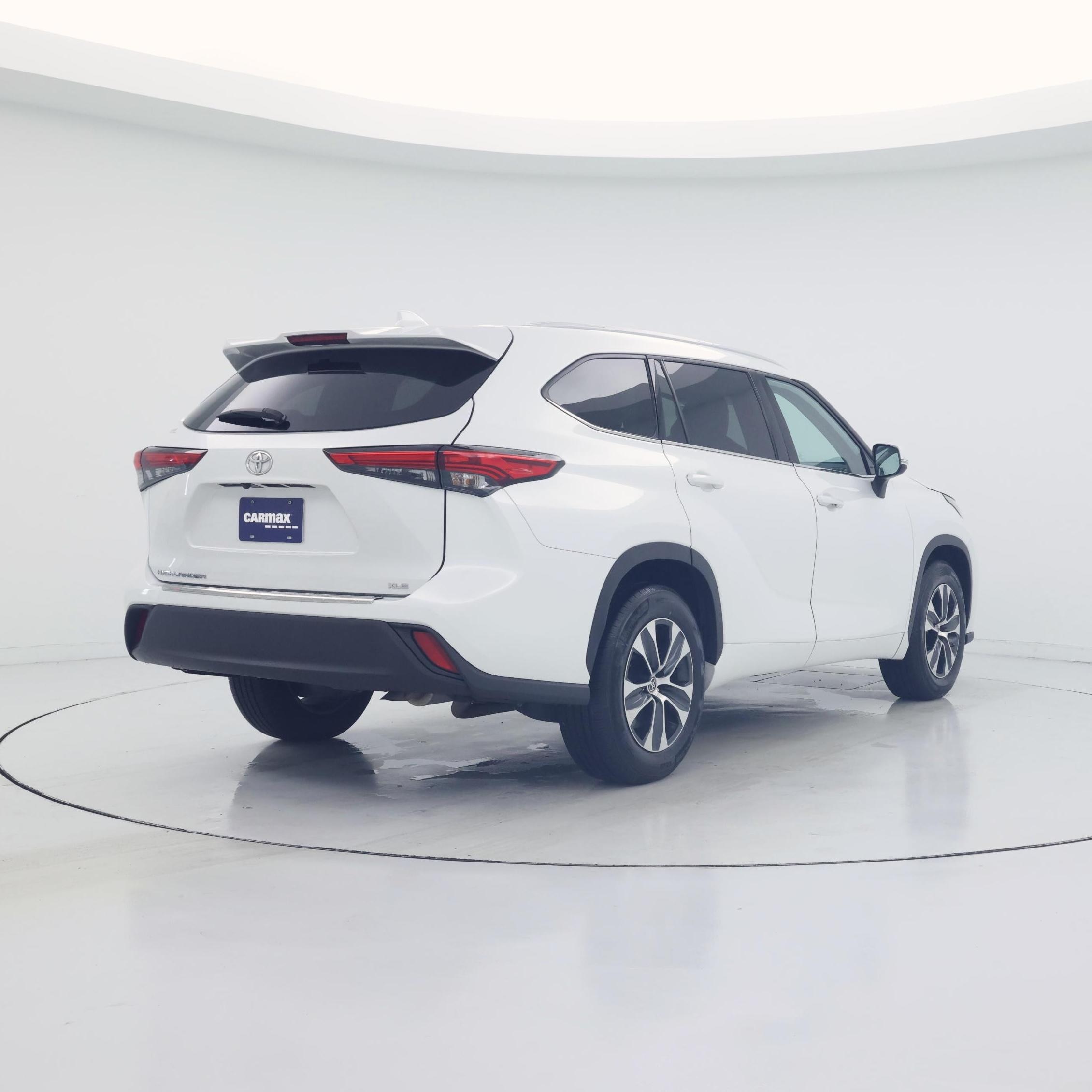 Thumbnail: 2022 Toyota Highlander - 8
