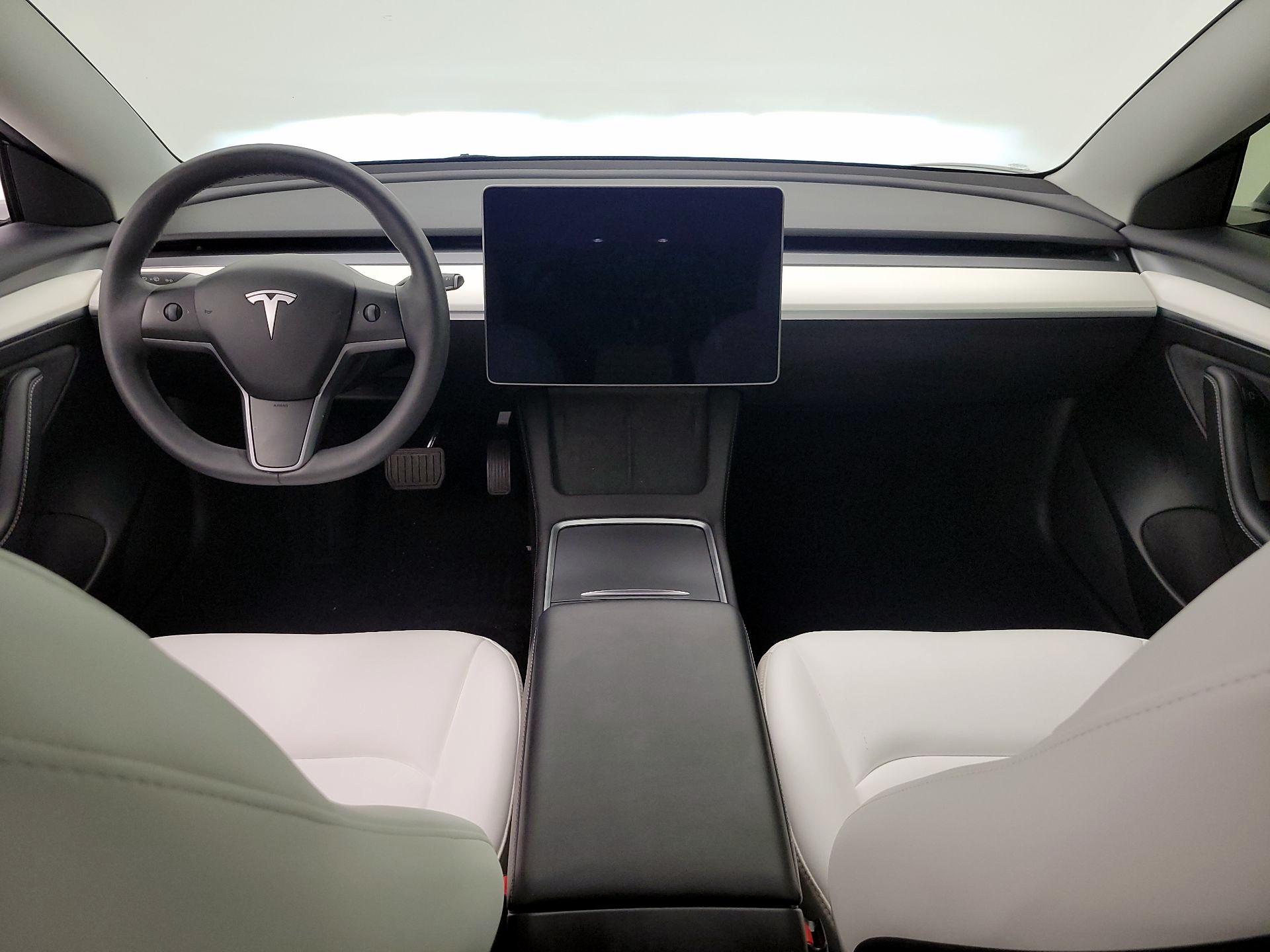 Thumbnail: 2023 Tesla Model 3 - 9