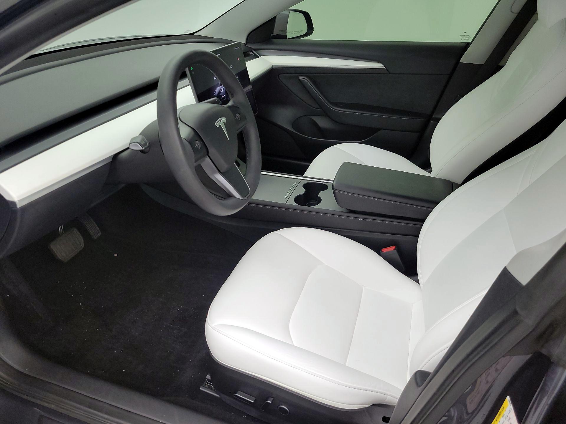 Thumbnail: 2023 Tesla Model 3 - 11
