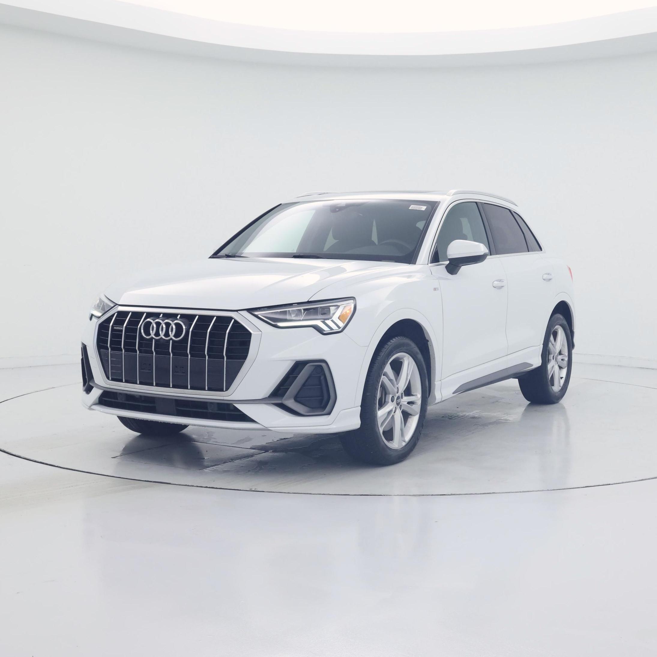 Thumbnail: 2022 Audi Q3 - 4