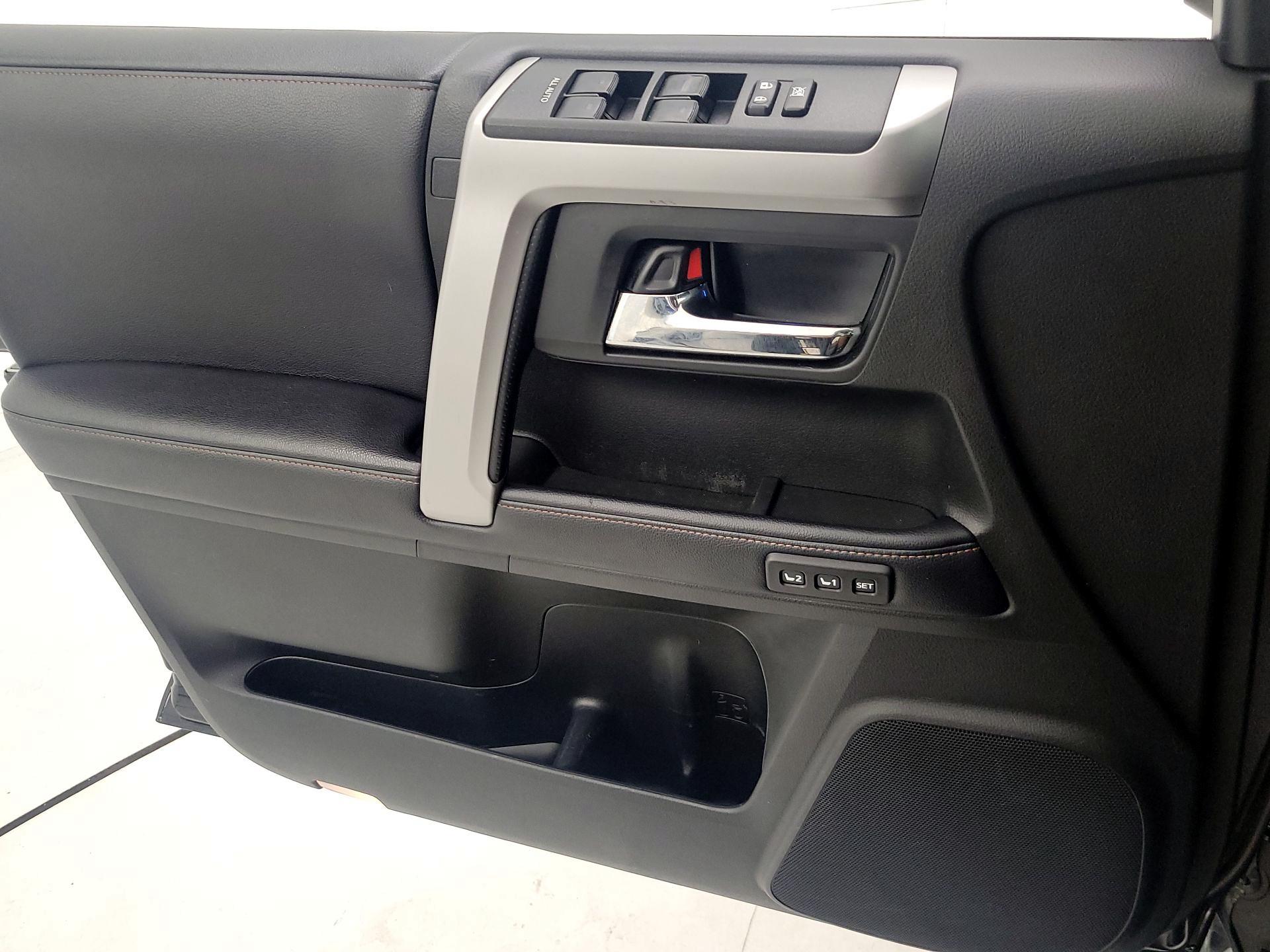 Thumbnail: 2019 Toyota 4Runner - 12