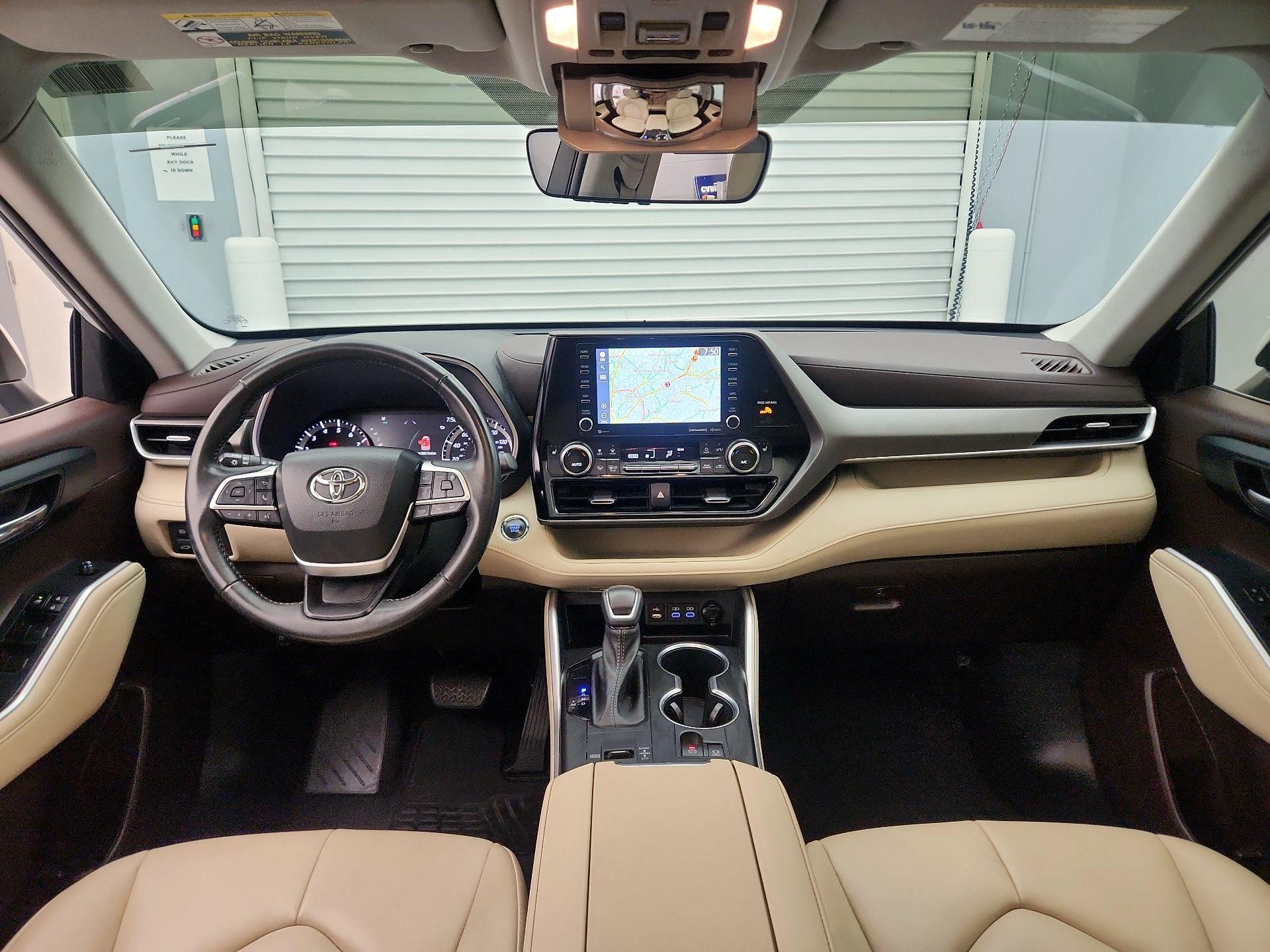 Thumbnail: 2022 Toyota Highlander - 9
