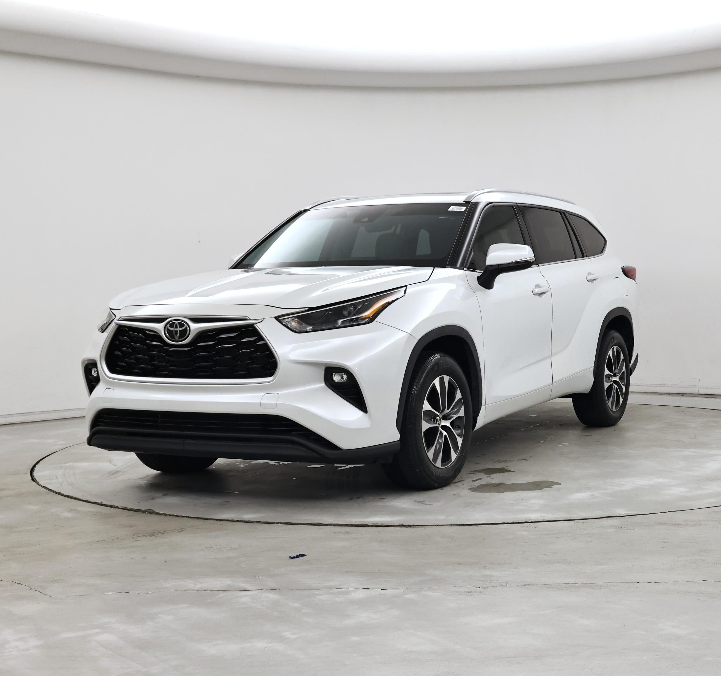 Thumbnail: 2022 Toyota Highlander - 4