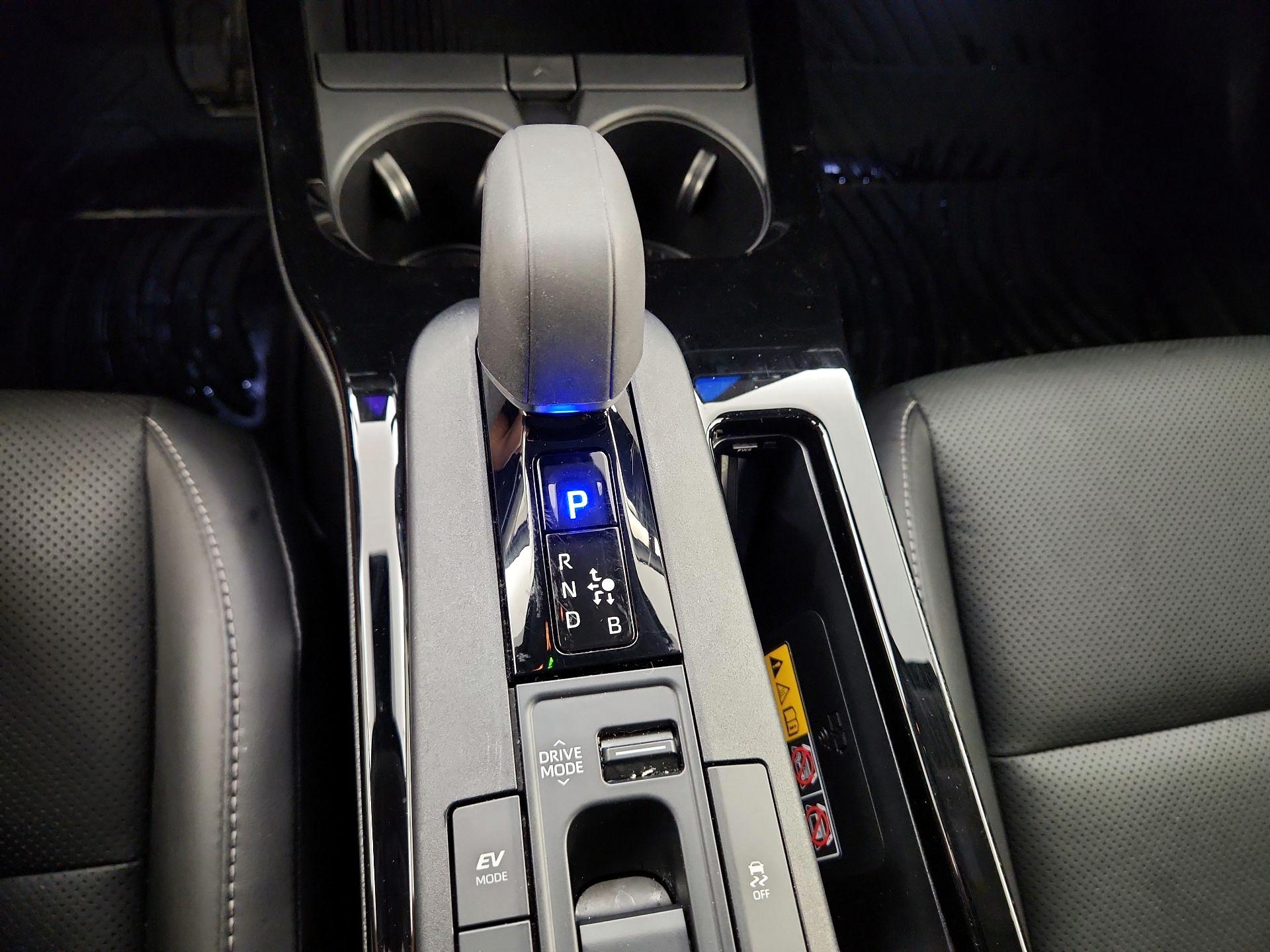 Thumbnail: 2024 Toyota Prius - 17