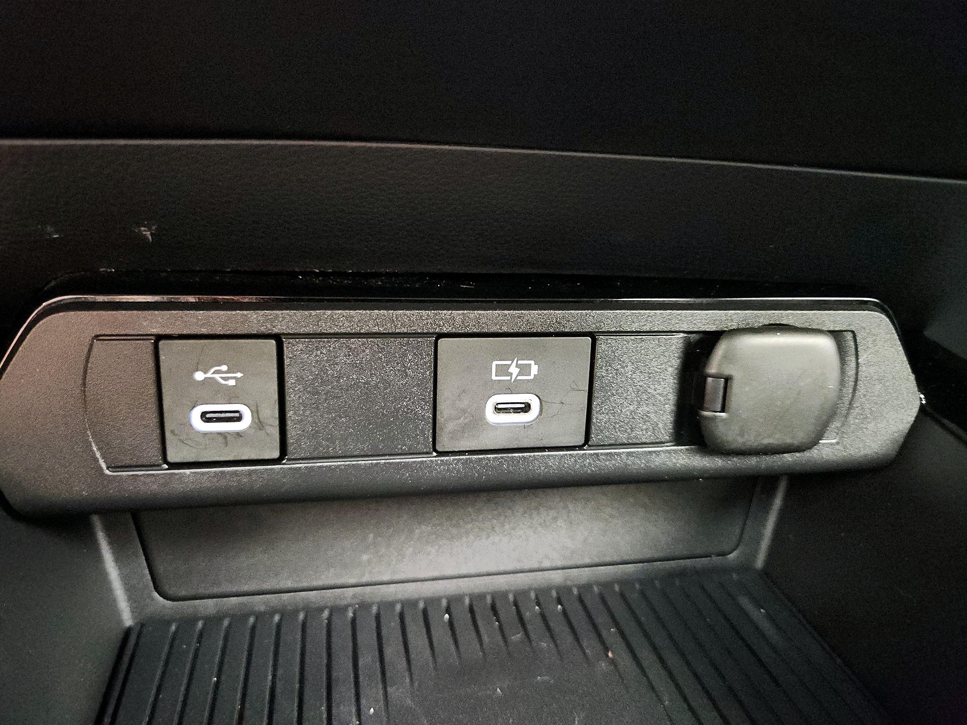 Thumbnail: 2024 Toyota Prius - 18