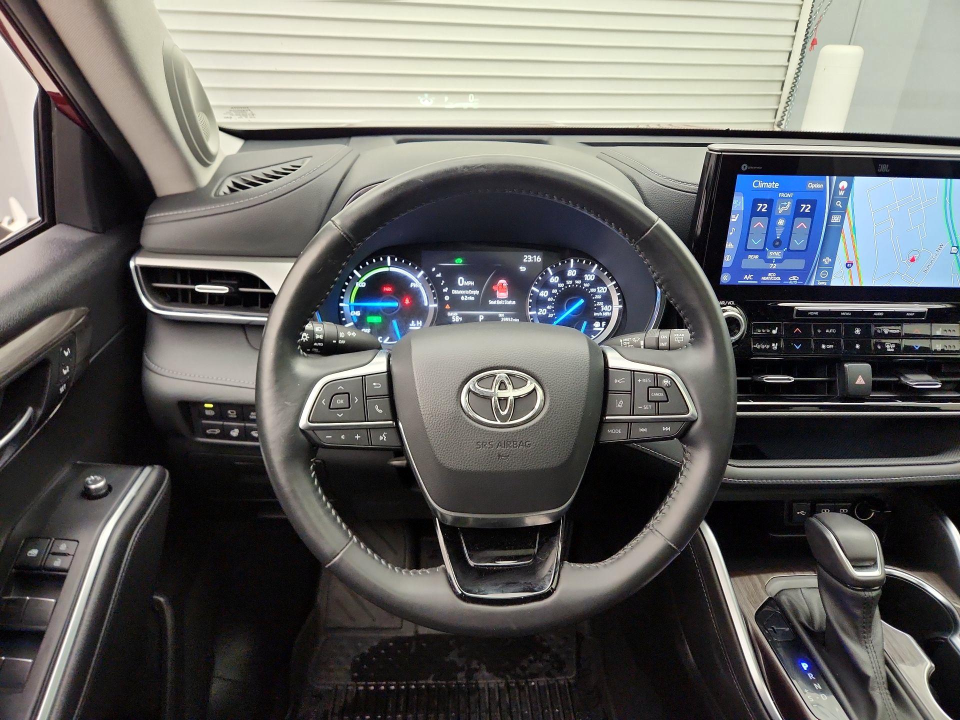 Thumbnail: 2021 Toyota Highlander - 10
