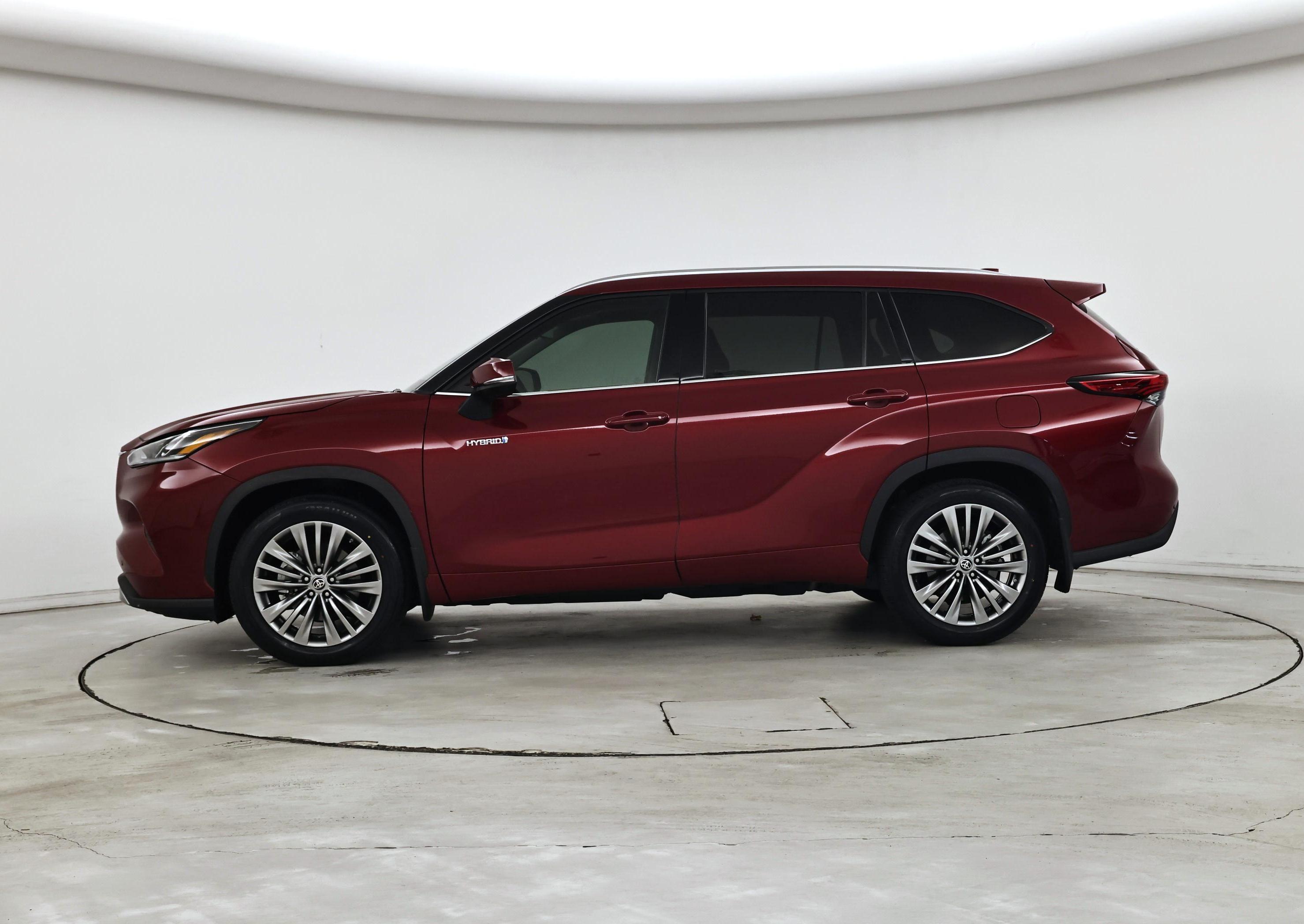 Thumbnail: 2021 Toyota Highlander - 3