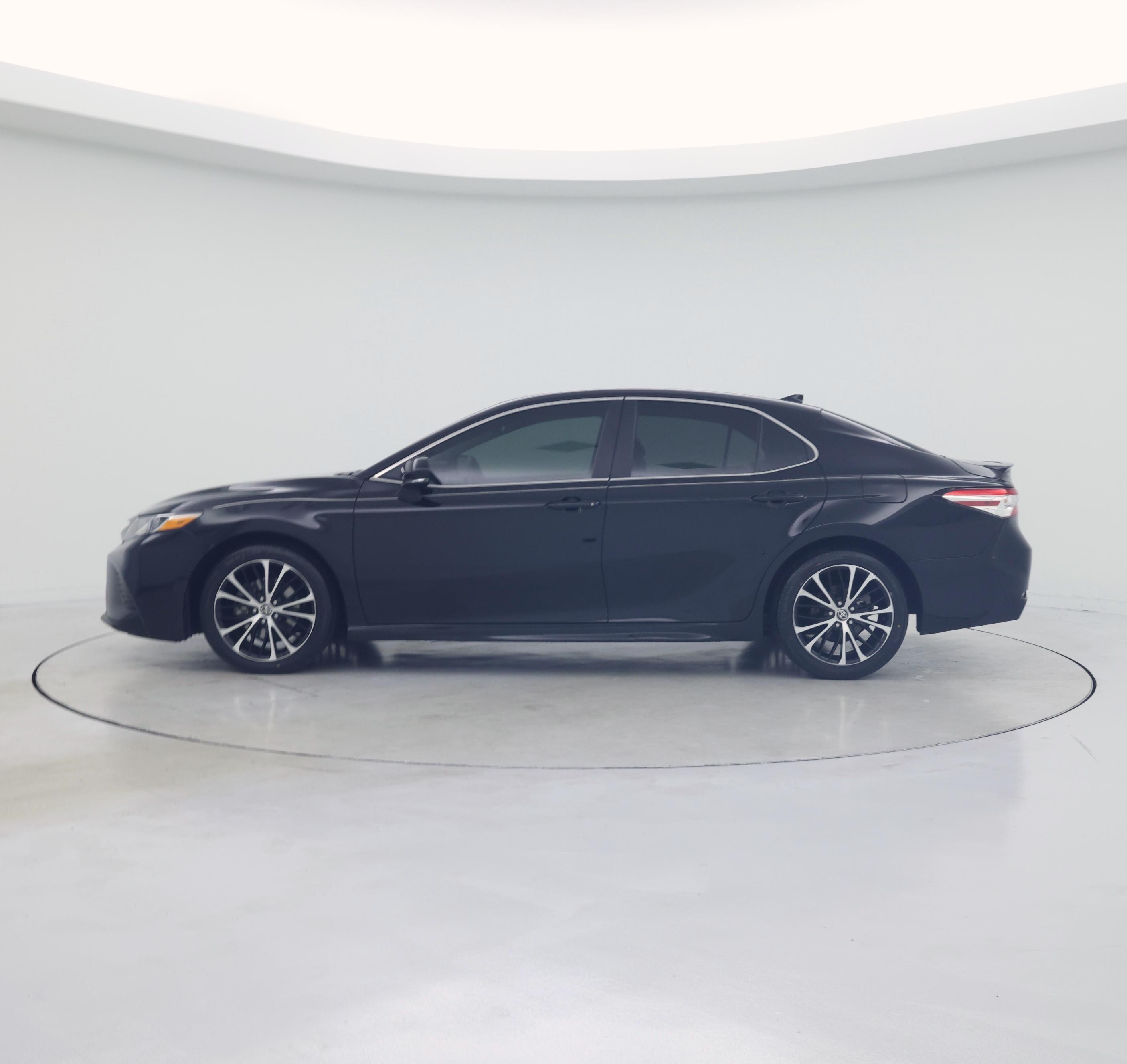 Thumbnail: 2020 Toyota Camry - 3