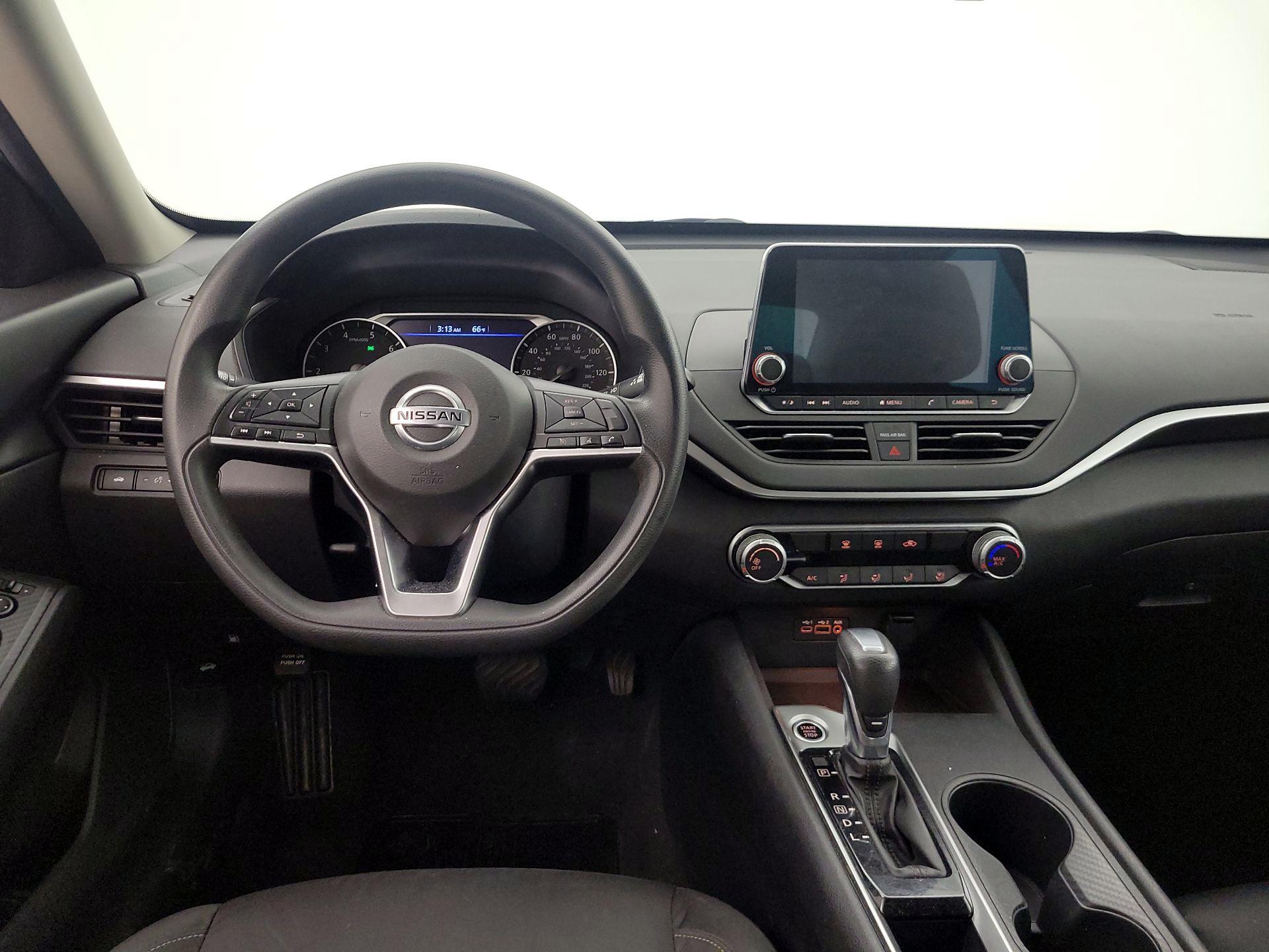 Thumbnail: 2020 Nissan Altima - 10