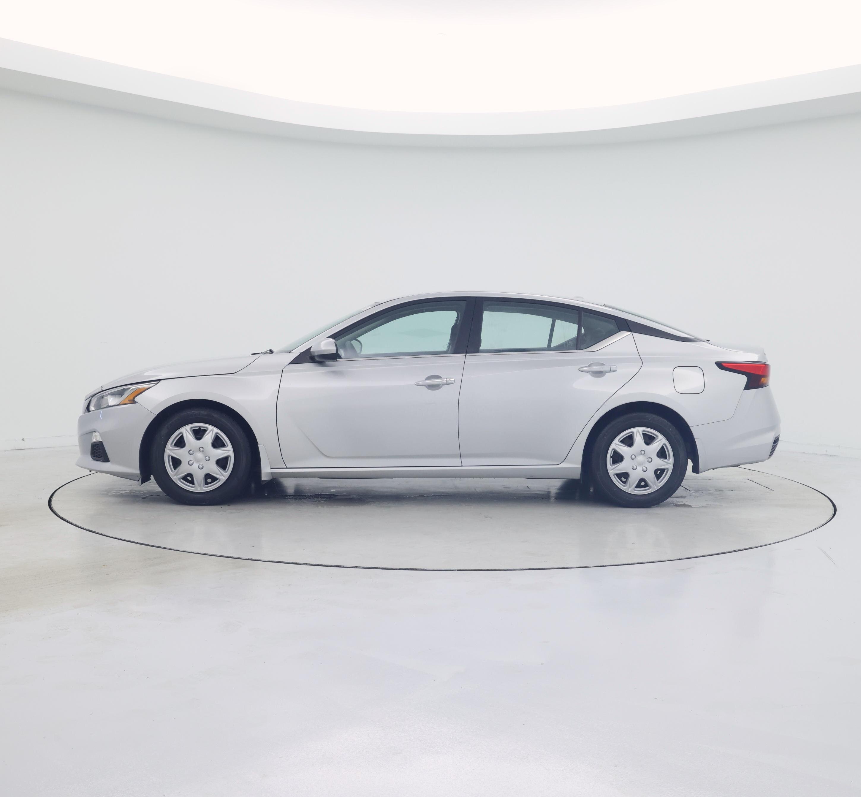 Thumbnail: 2020 Nissan Altima - 3
