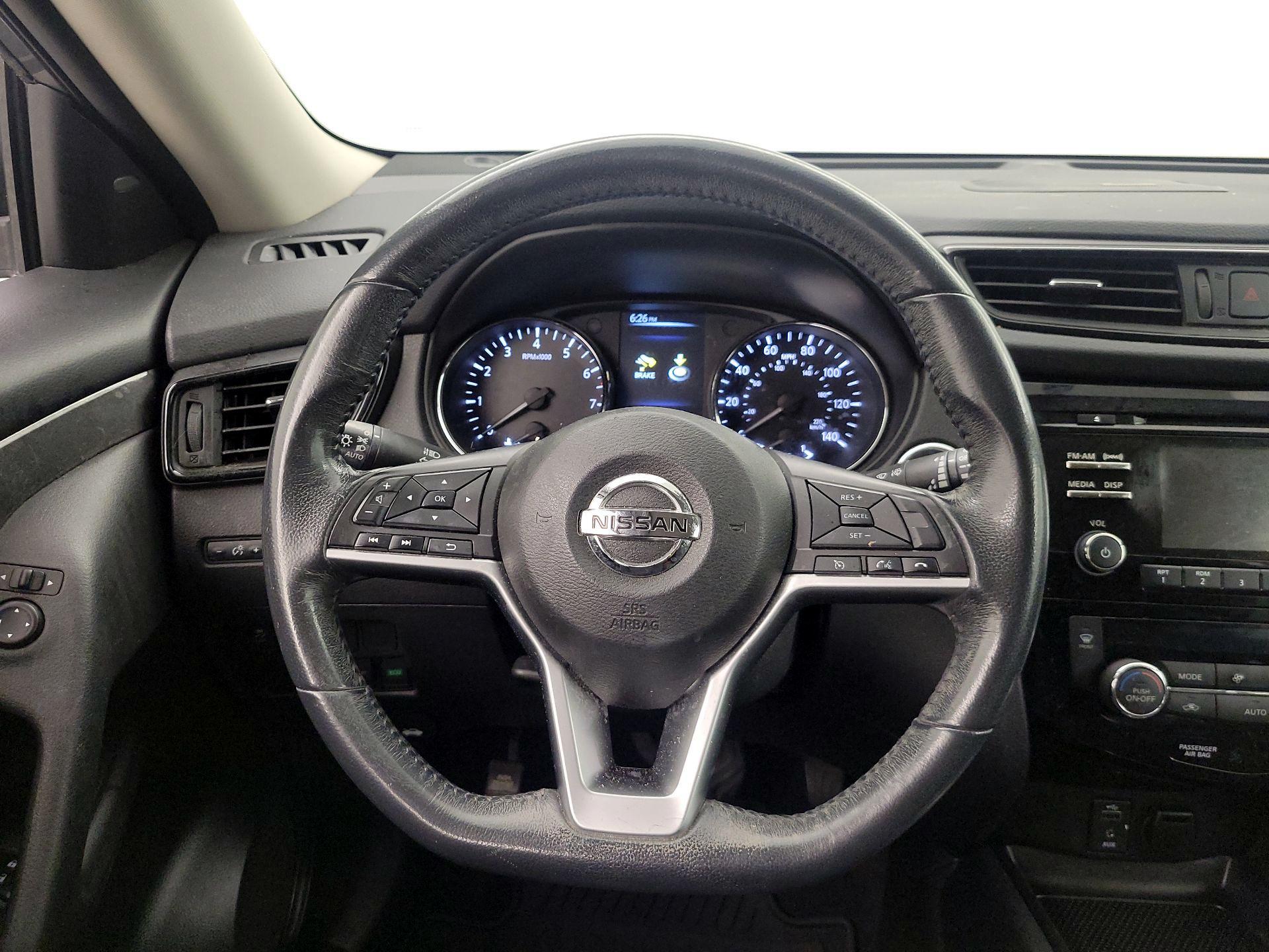 Thumbnail: 2017 Nissan Rogue - 10