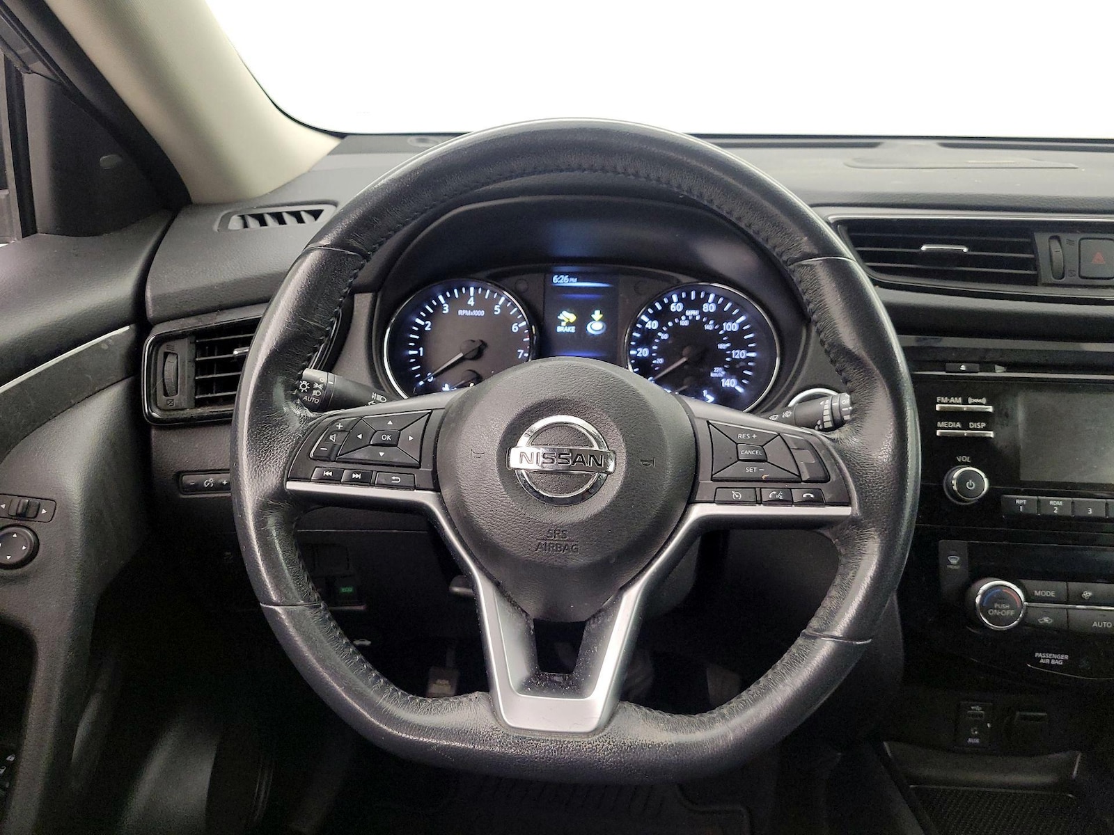 2017 Nissan Rogue SV - Photo 11