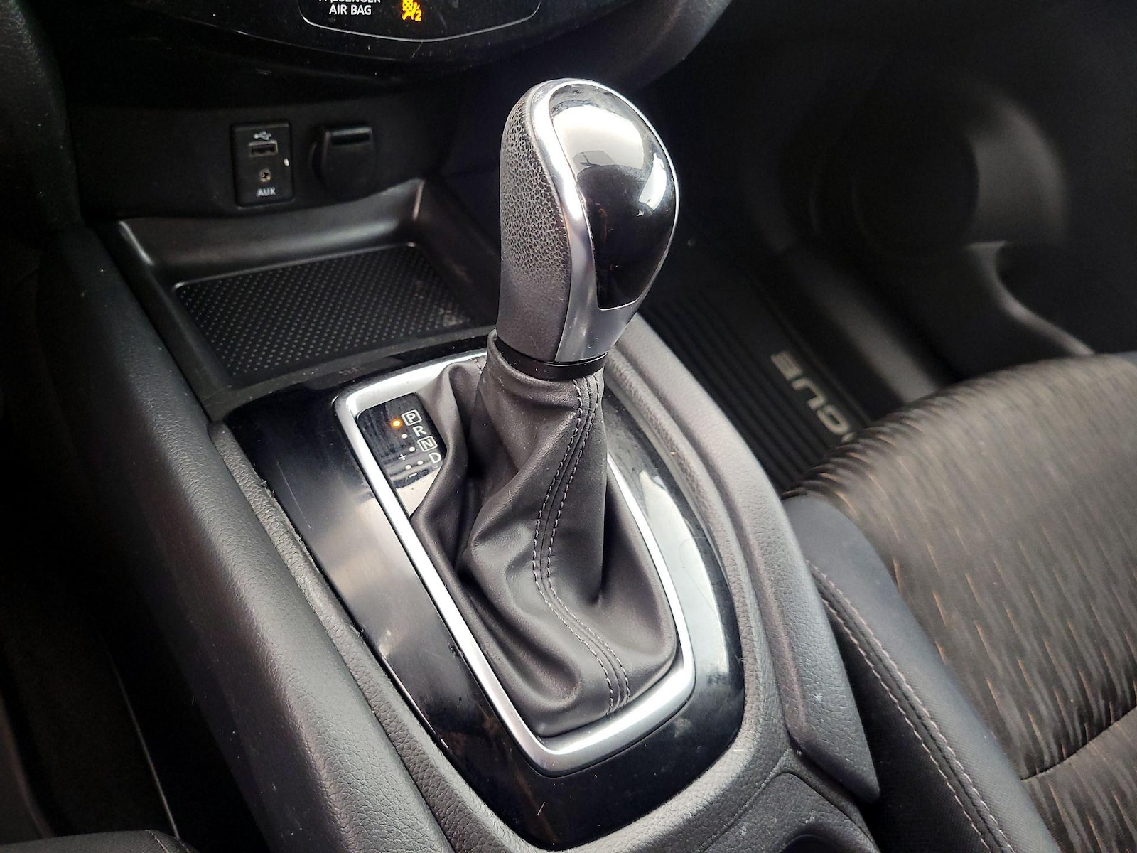 2017 Nissan Rogue SV - Photo 18