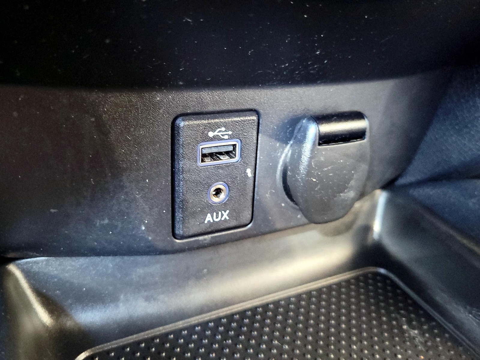 2017 Nissan Rogue SV - Photo 19