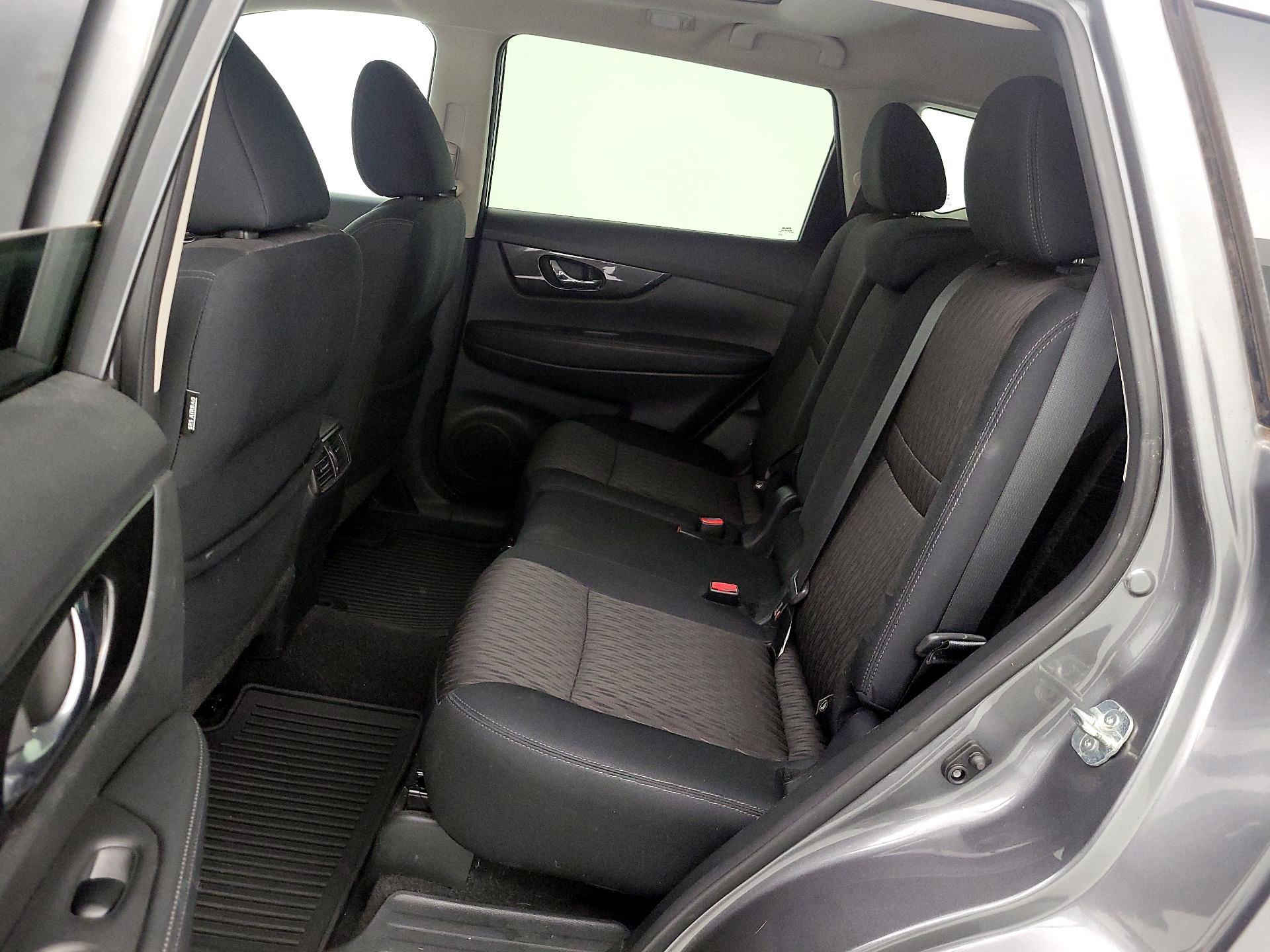 Thumbnail: 2017 Nissan Rogue - 20