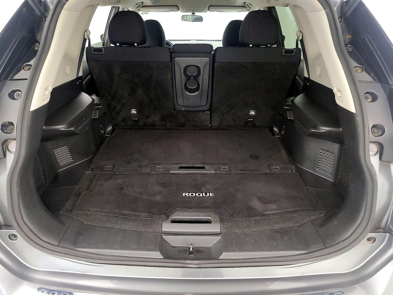 2017 Nissan Rogue SV - Photo 22
