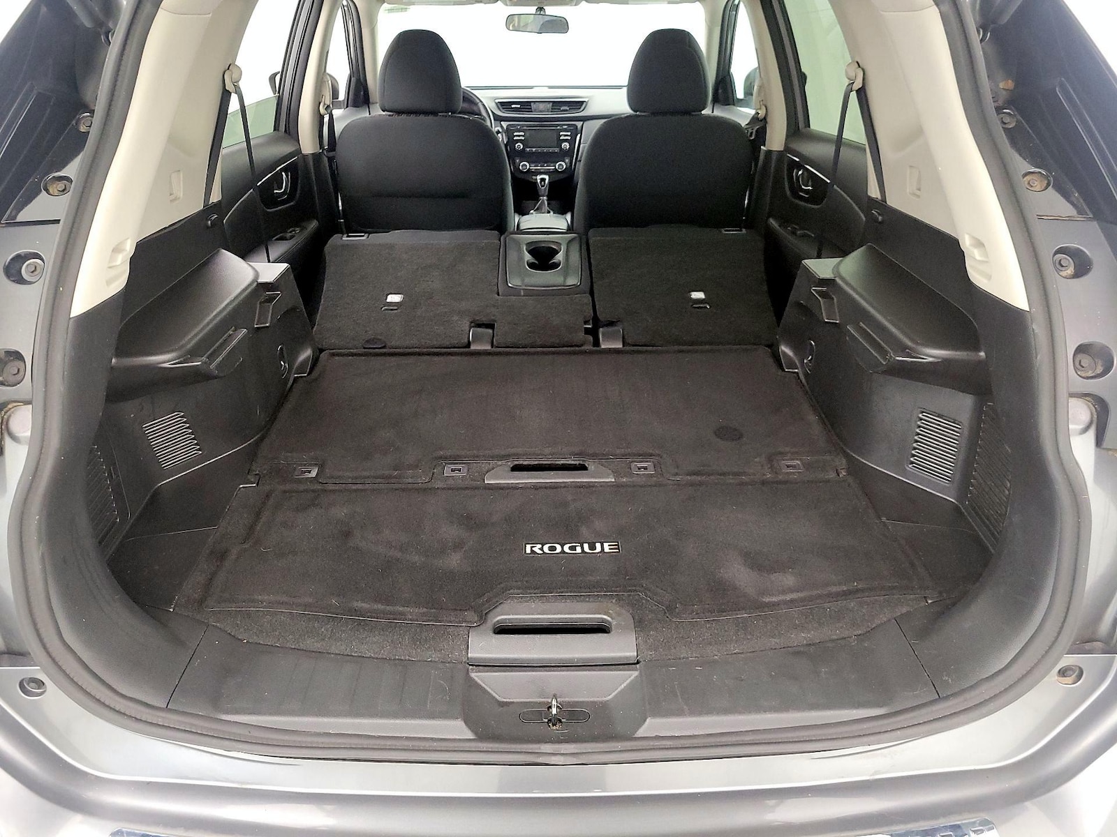 2017 Nissan Rogue SV - Photo 23
