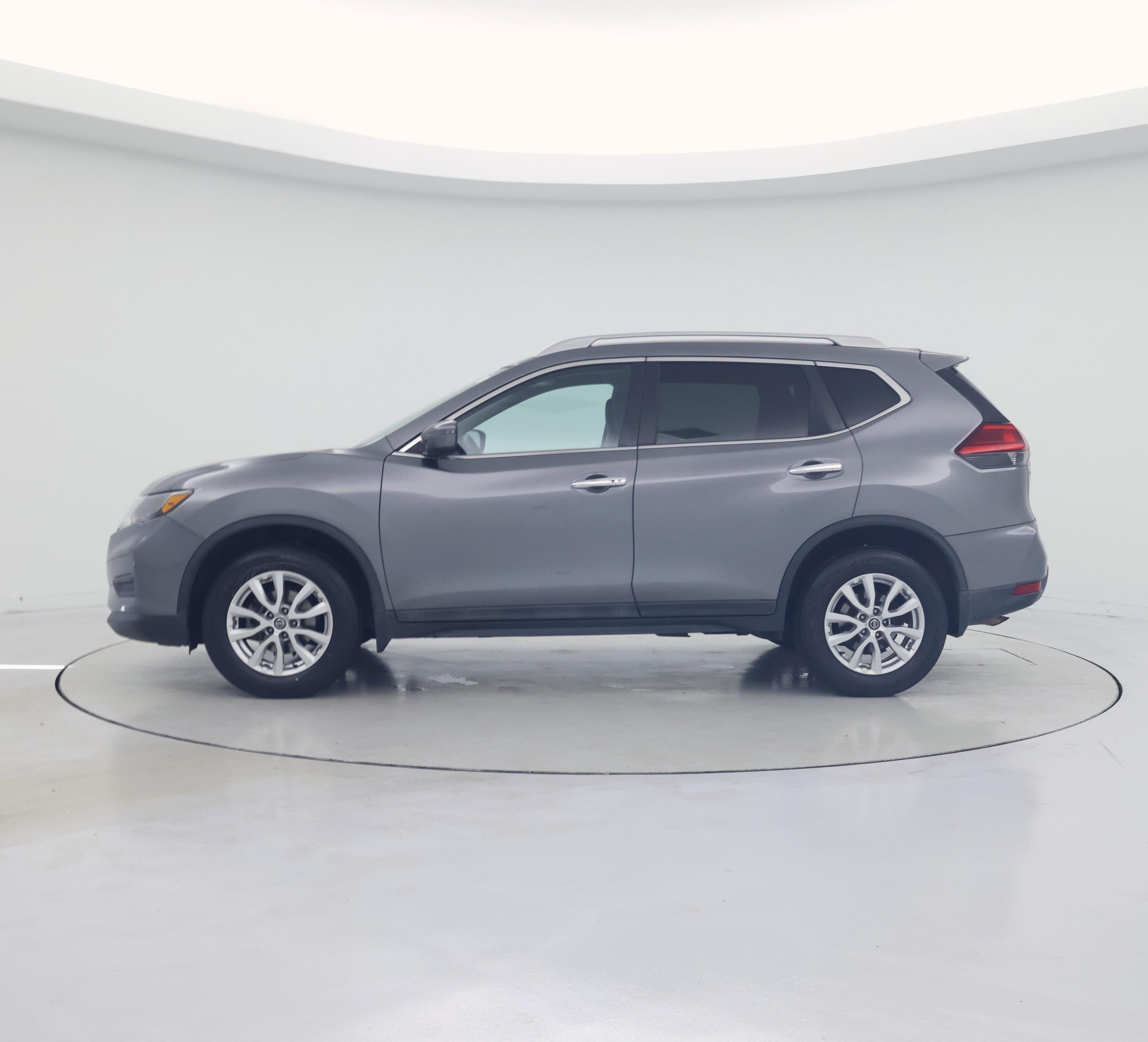 Thumbnail: 2017 Nissan Rogue - 3